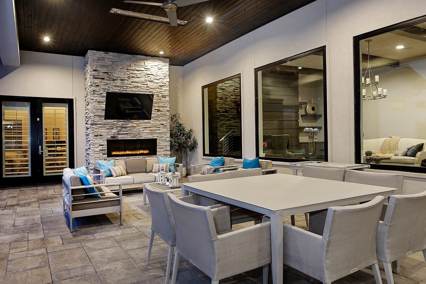 10 KINGSCOTE WAY, The Woodlands, TX 77382 10 KINGSCOTE WAY, The Woodlands, TX 77382