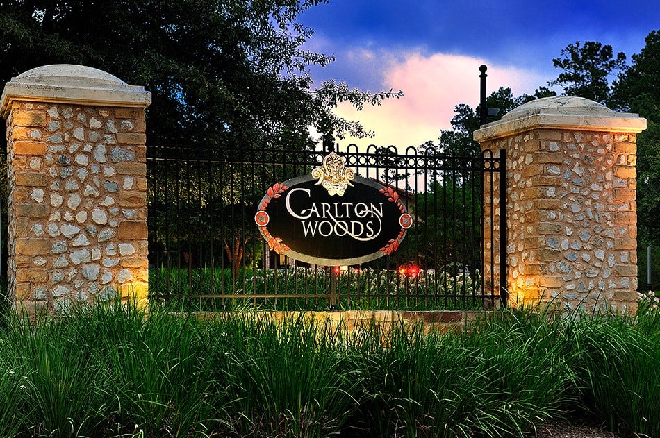 10 KINGSCOTE WAY, The Woodlands, TX 77382 10 KINGSCOTE WAY, The Woodlands, TX 77382