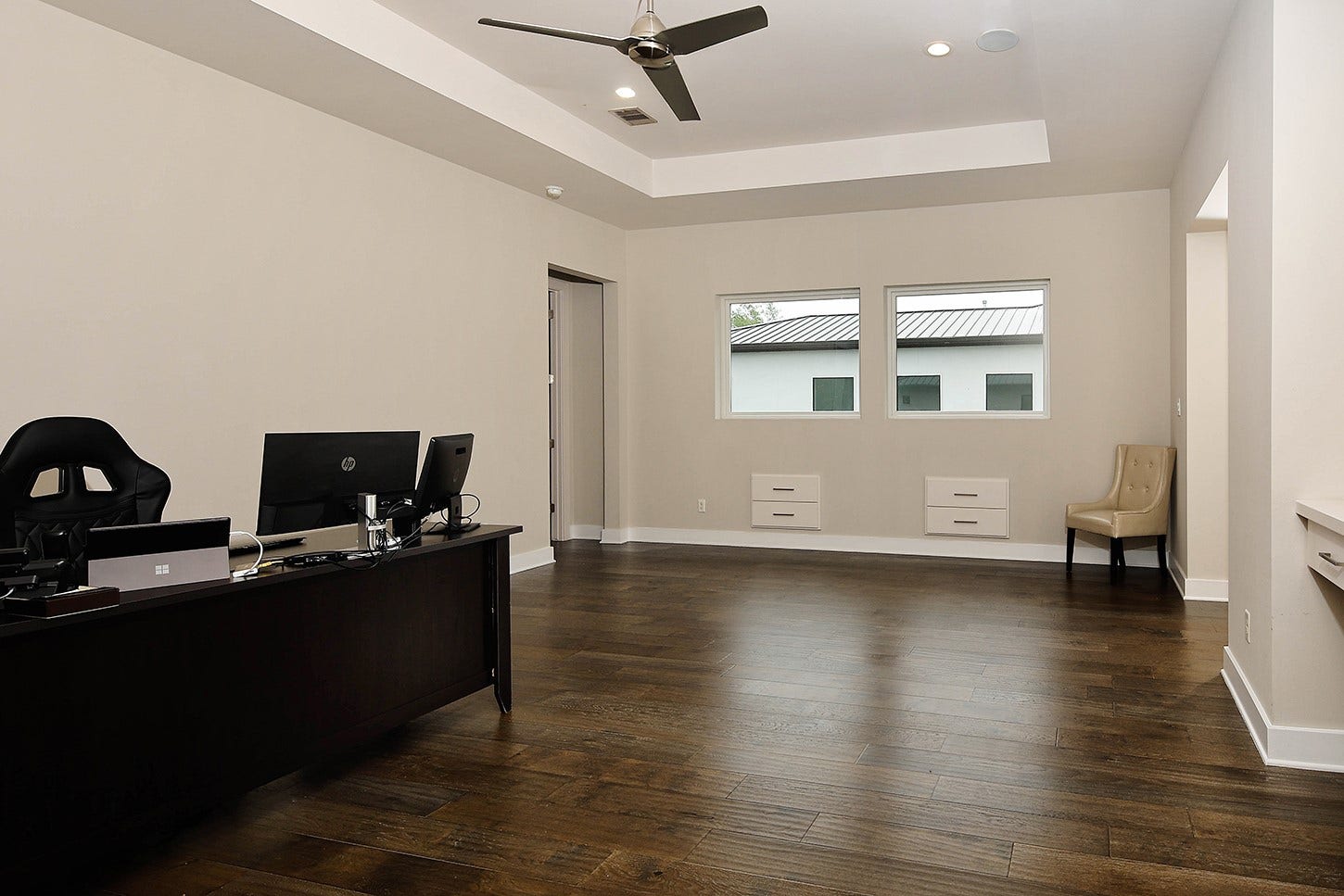 10 KINGSCOTE WAY, The Woodlands, TX 77382 10 KINGSCOTE WAY, The Woodlands, TX 77382