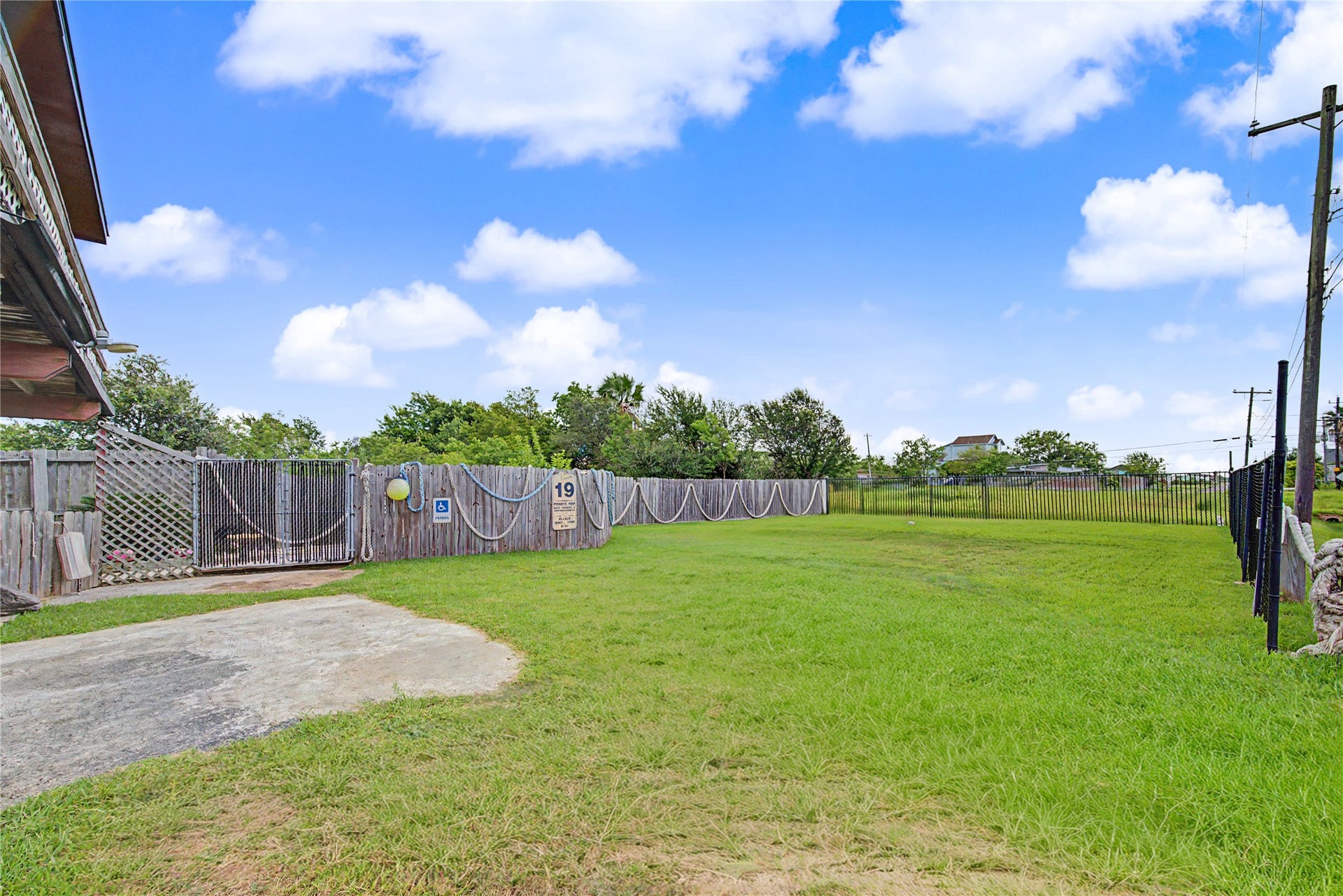 1019 Sunset Drive, San Leon, TX 77539 view of property