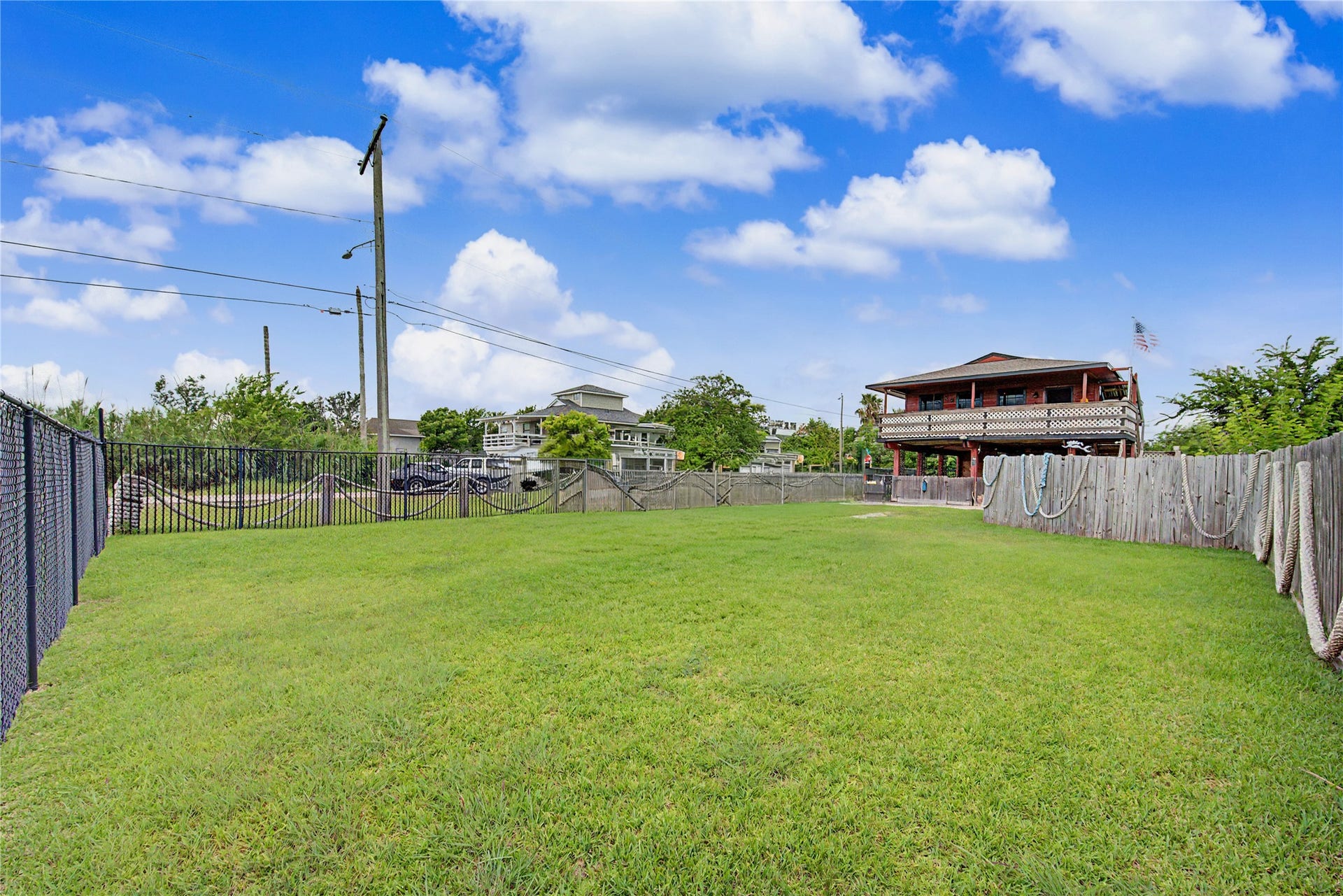 1019 Sunset Drive, San Leon, TX 77539 view of property