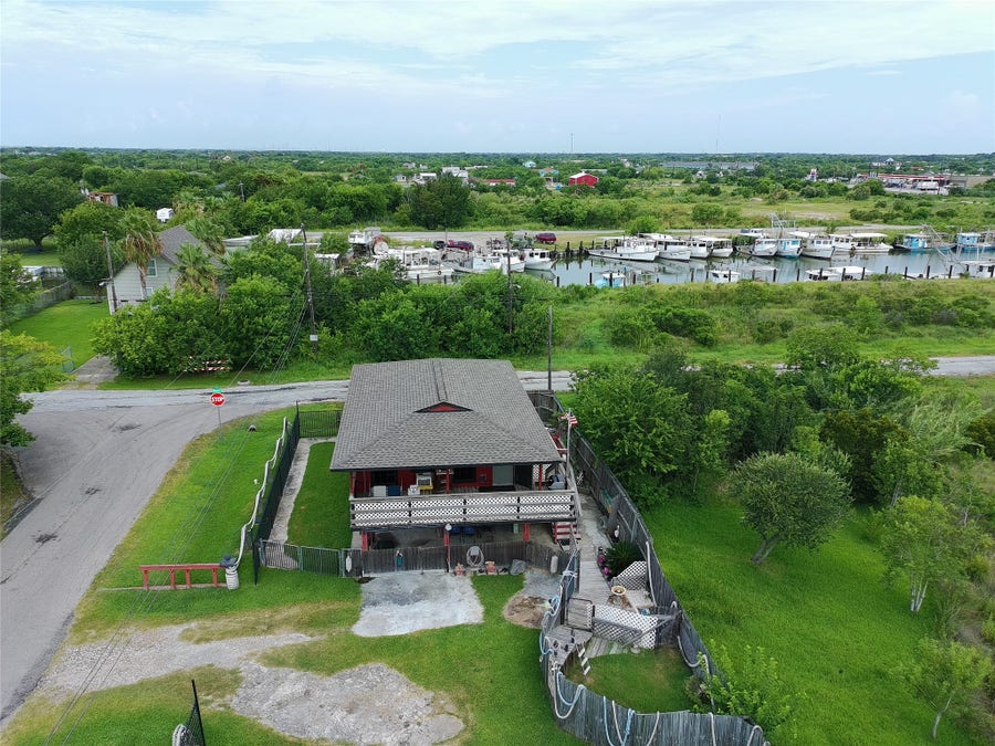 Property photo for 1019 Sunset Drive, San Leon, TX