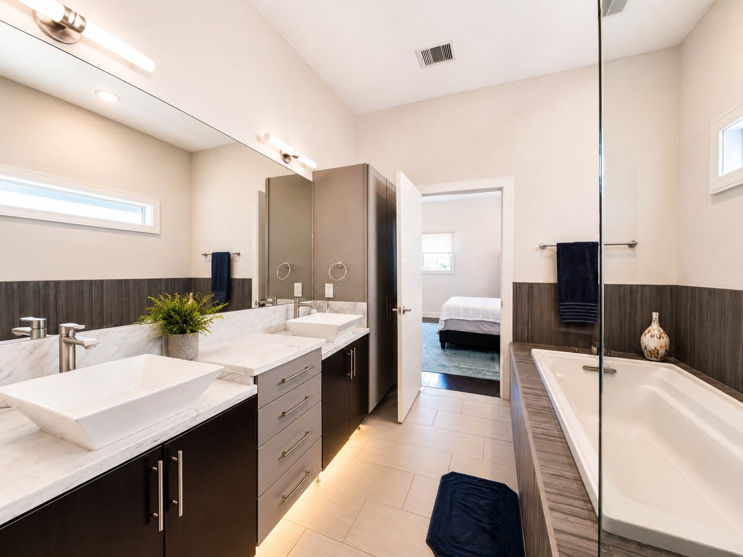 28-primary bdrm full bath