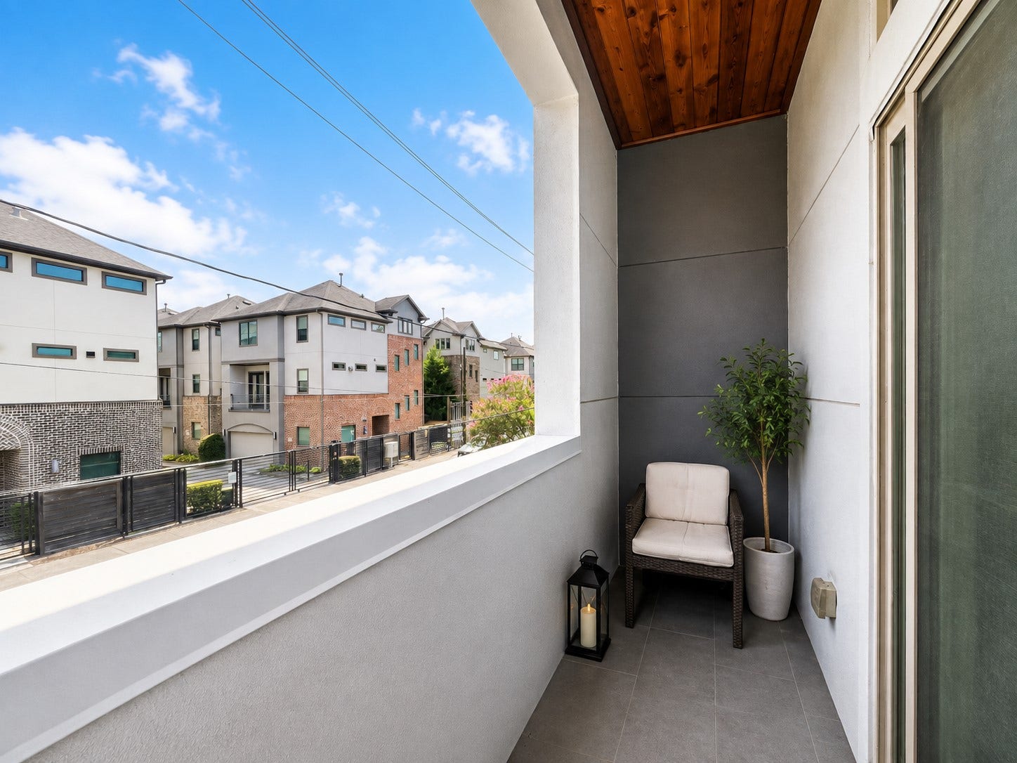 40-2nd floor balcony