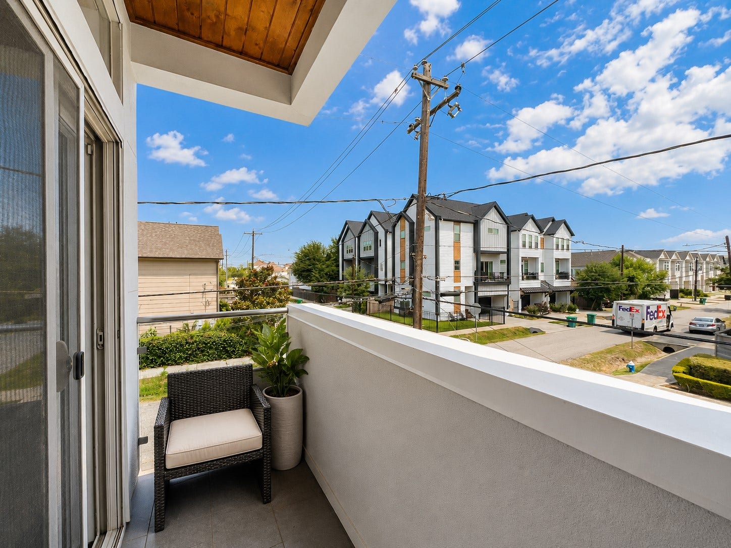 41-2nd floor balcony