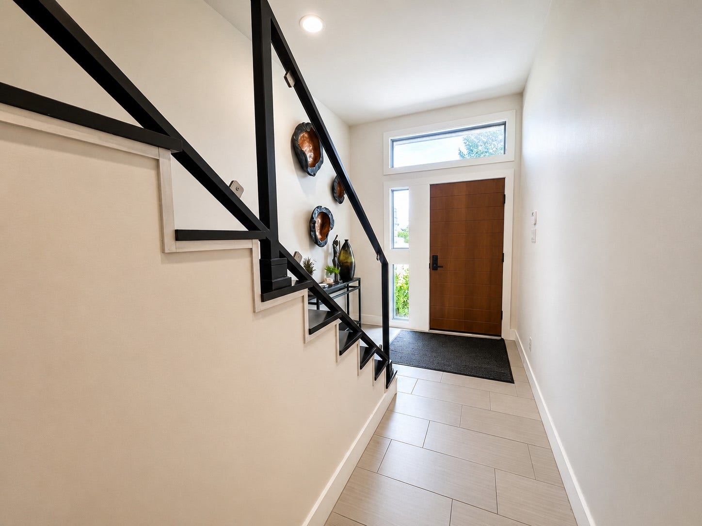 6-front interior door entrance