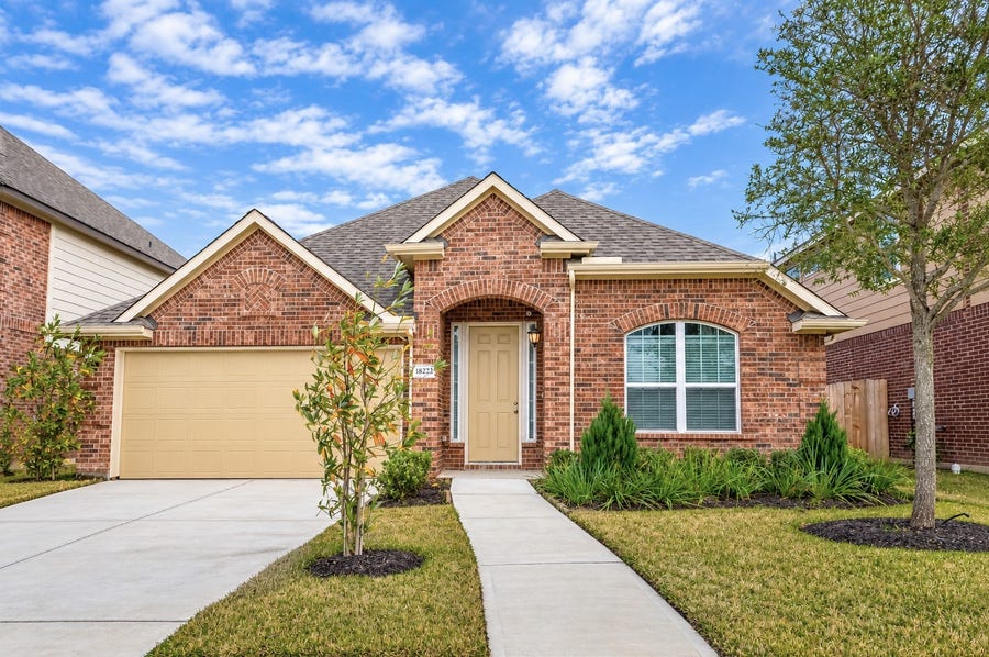 Property photo for 18222 Golden Falls Lane, Spring, TX