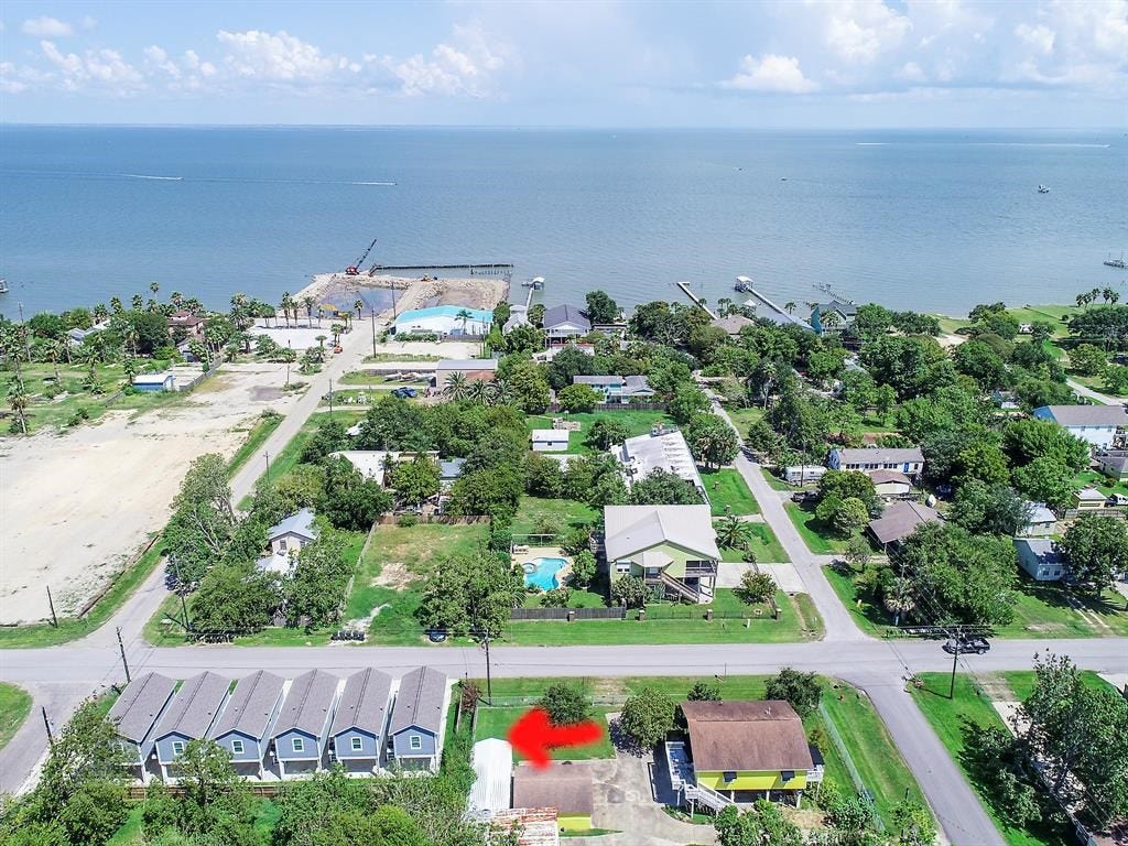 203 6th St, #D, San Leon, TX 77539 Wonderfully located!
