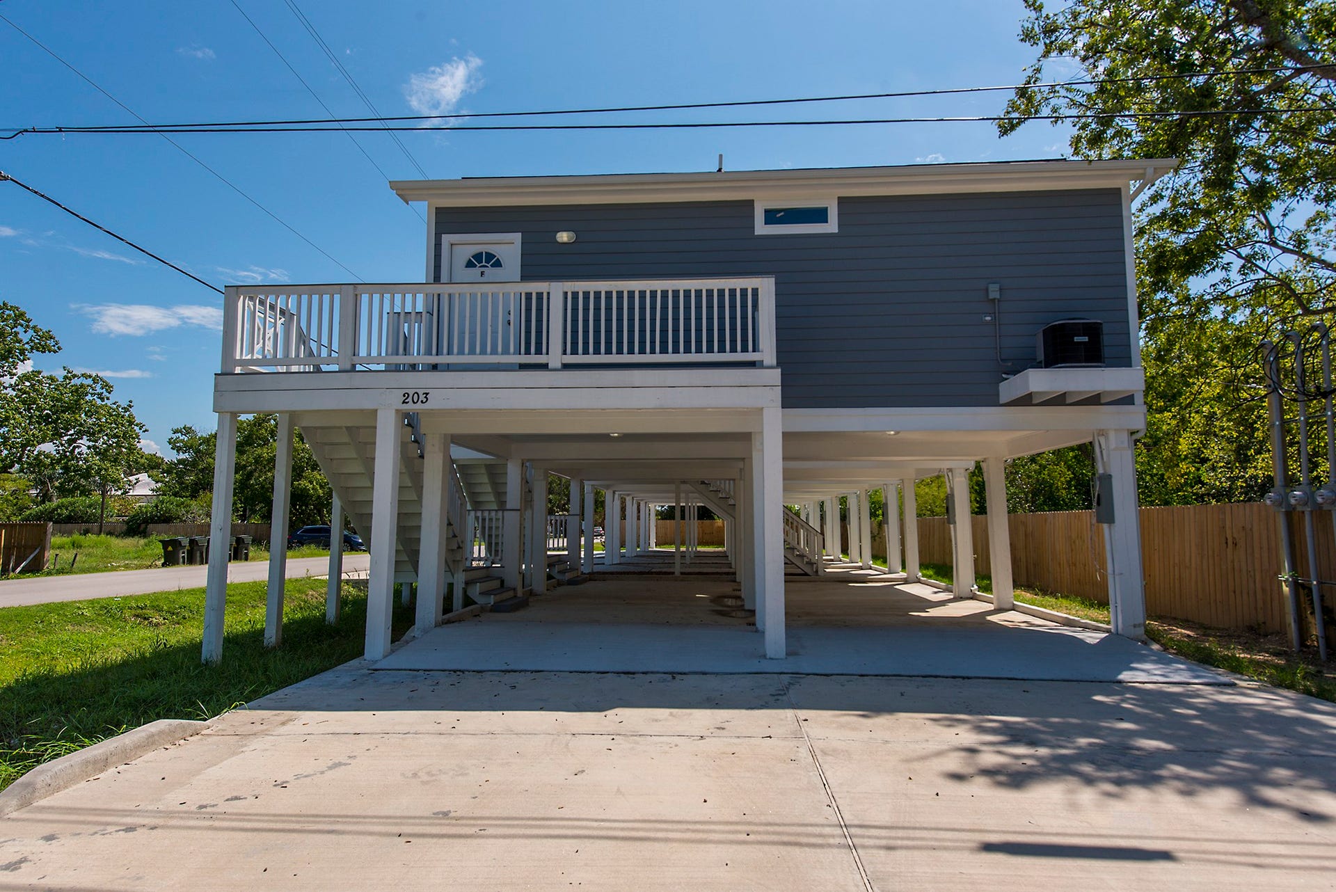 203 6th St, #D, San Leon, TX 77539 Parking available for each unit.