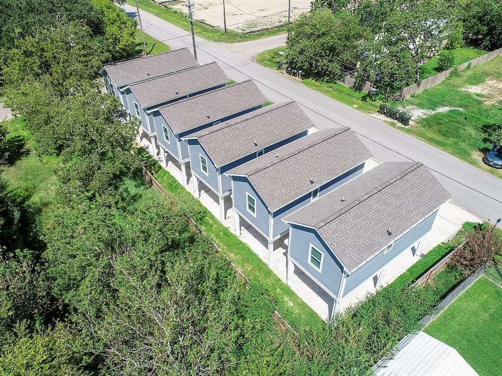 203 6th St, #D, San Leon, TX 77539 Another look.