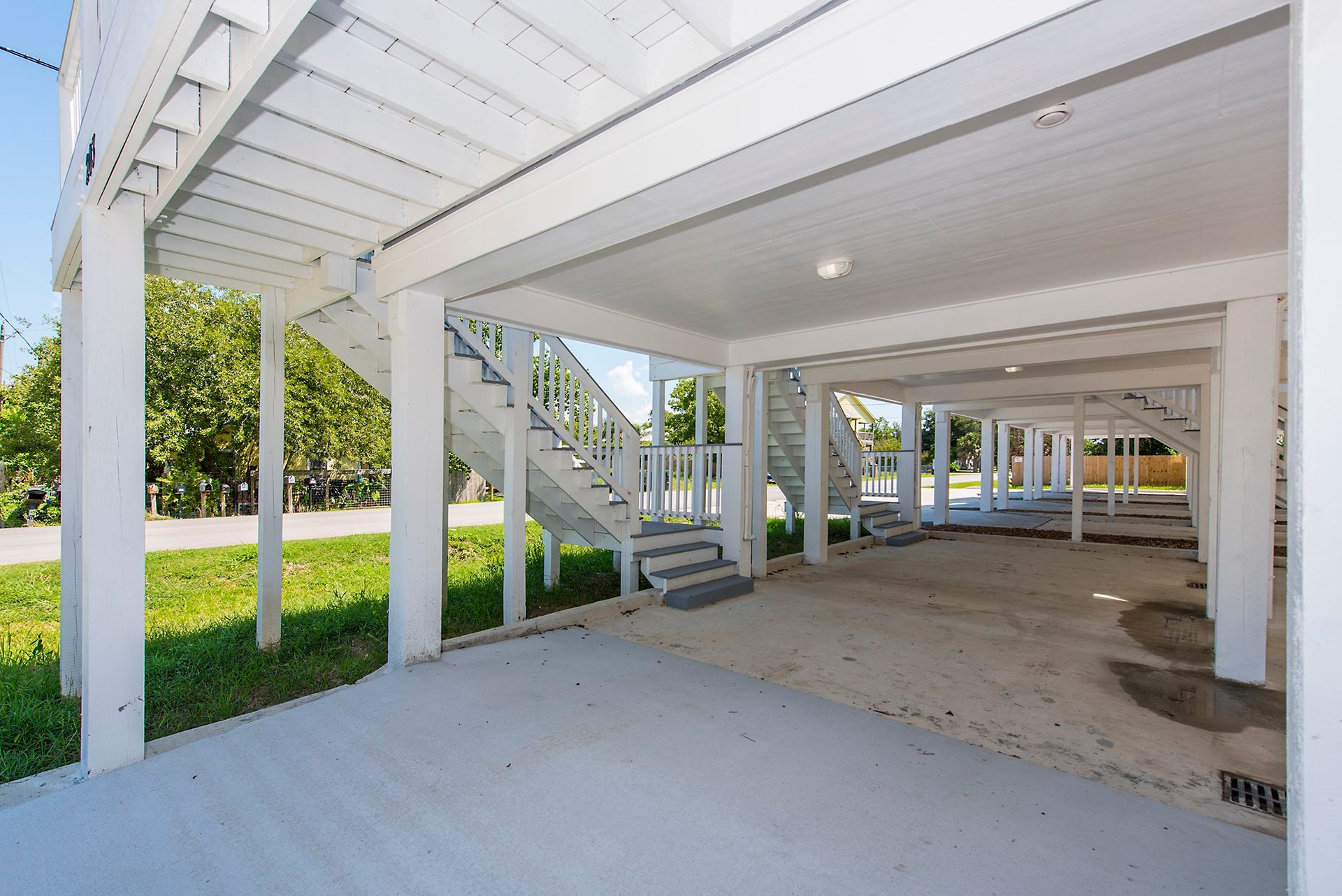 203 6th St, #D, San Leon, TX 77539 Another look underneath.