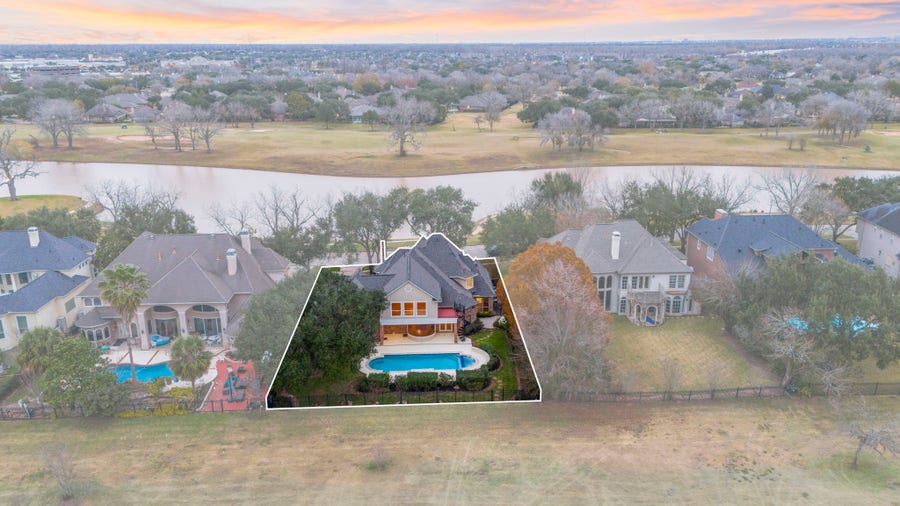 Property photo for 7322 Greatwood Lake Drive, Sugar Land, TX
