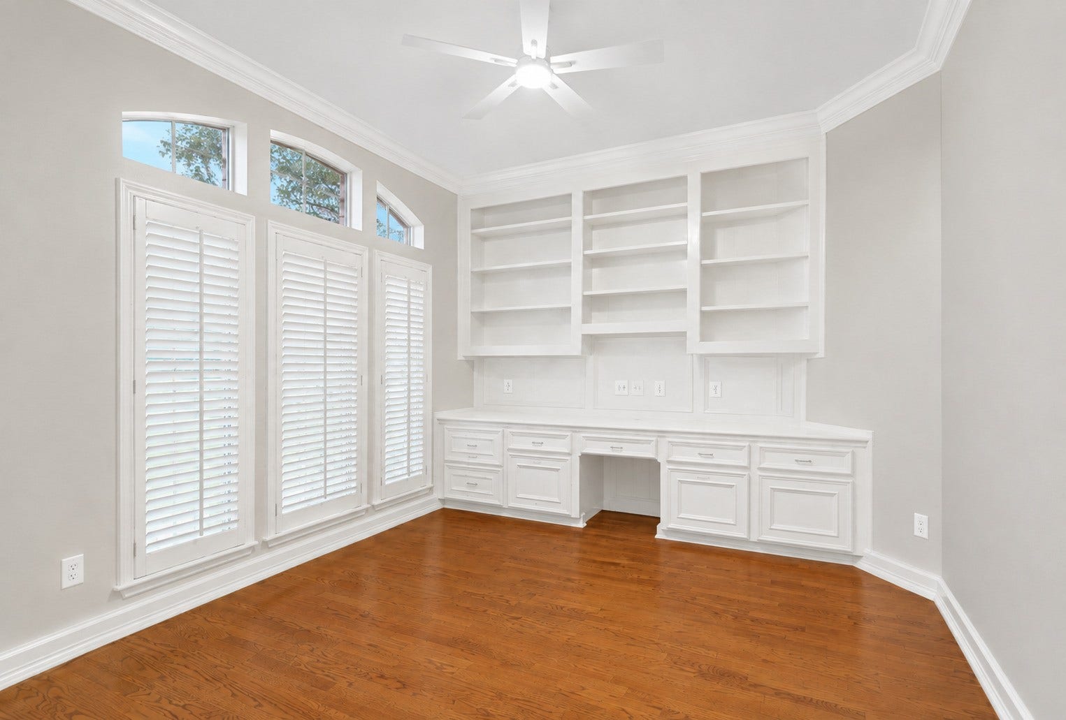 7322 Greatwood Lake Drive, Sugar Land, TX 77479 Home Office at front of home, great views!