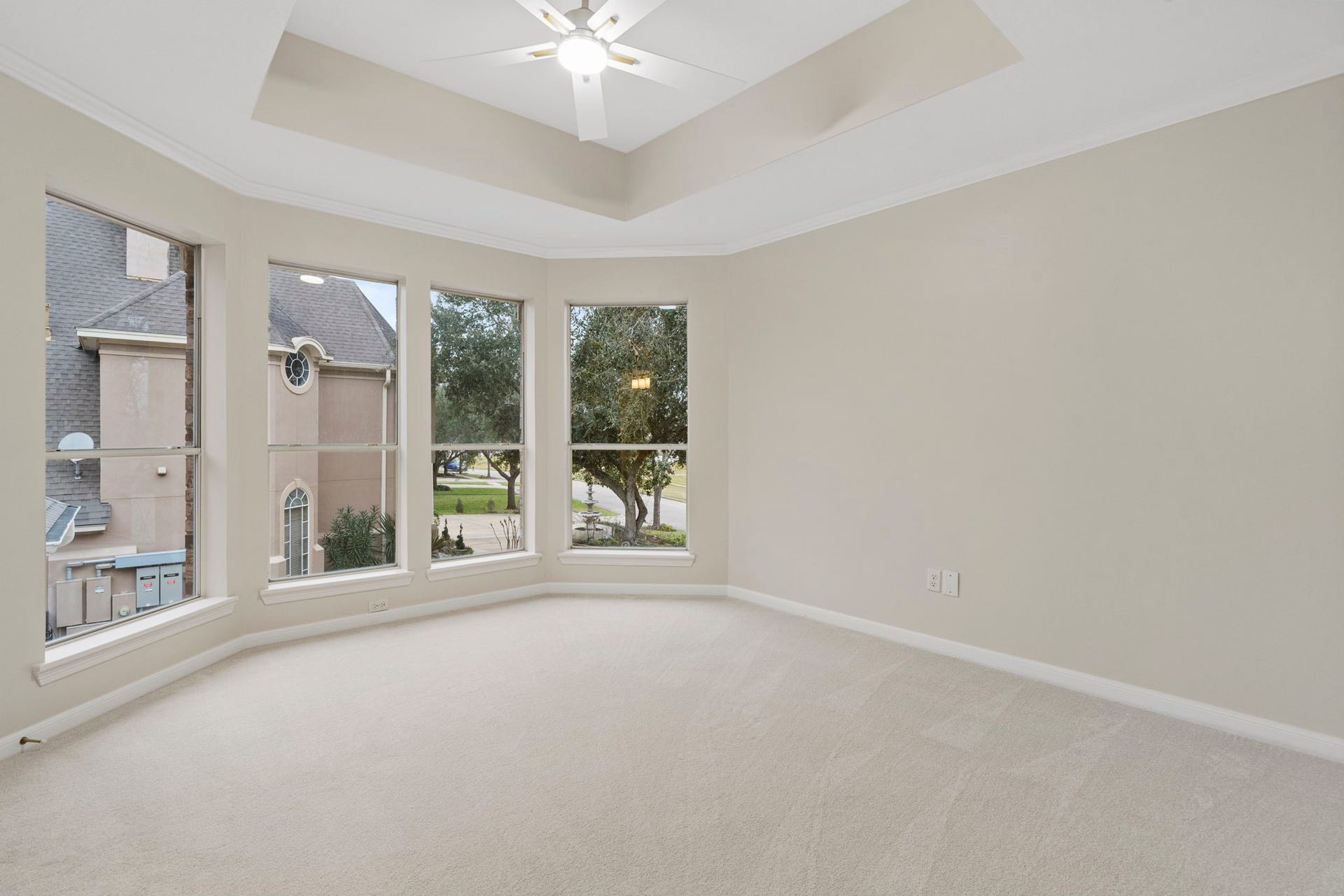 7322 Greatwood Lake Drive, Sugar Land, TX 77479 Bedroom 2 with expansive windows