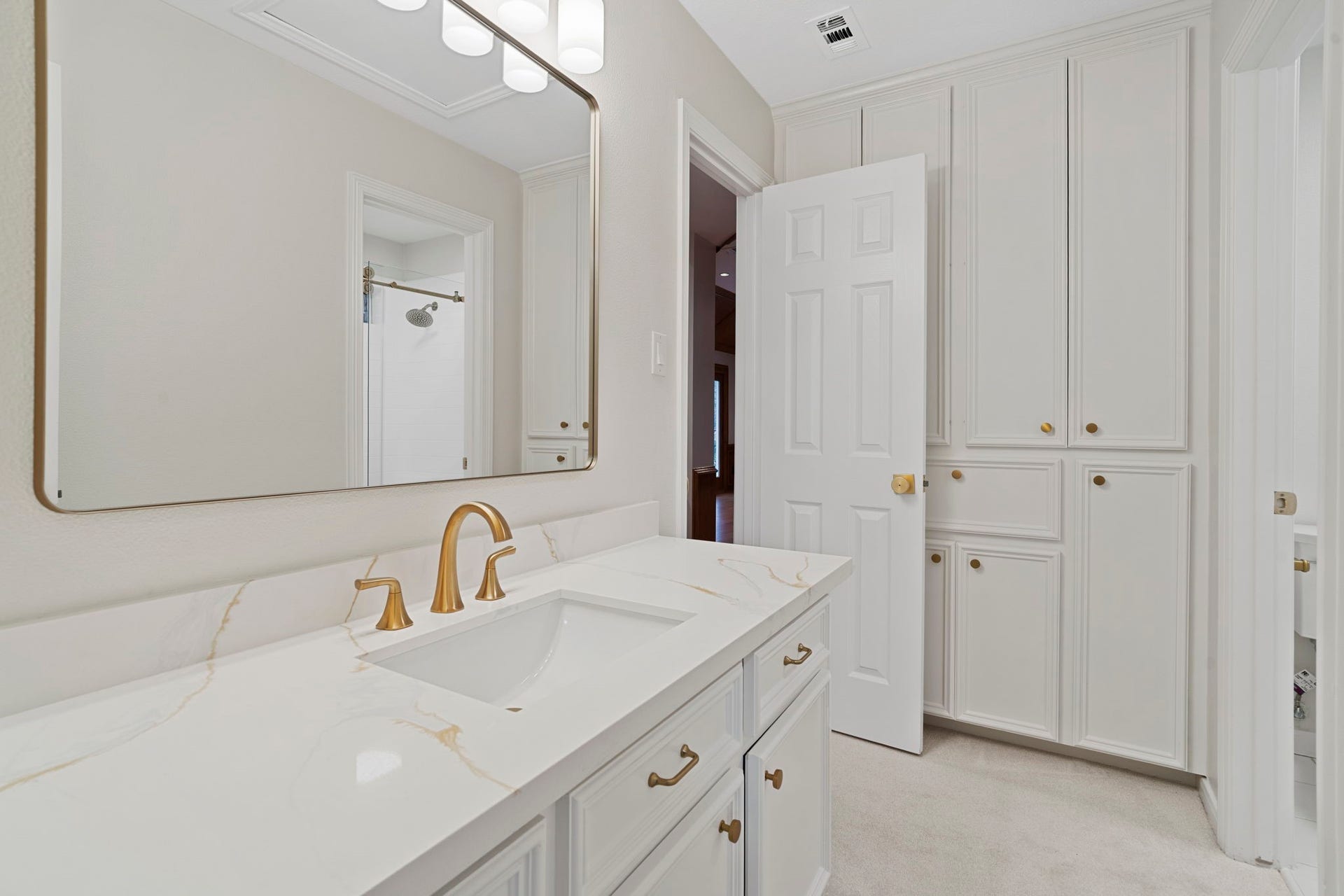 7322 Greatwood Lake Drive, Sugar Land, TX 77479 Exquisite interior finishes were not just