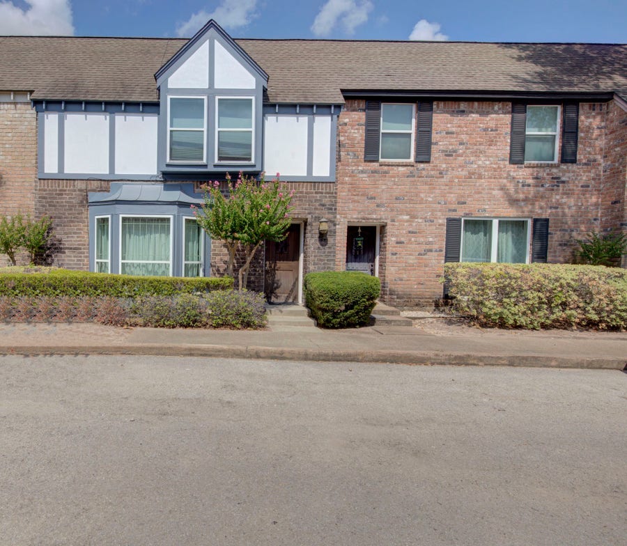 Property photo for 840 Threadneedle Street E, #208, Houston, TX