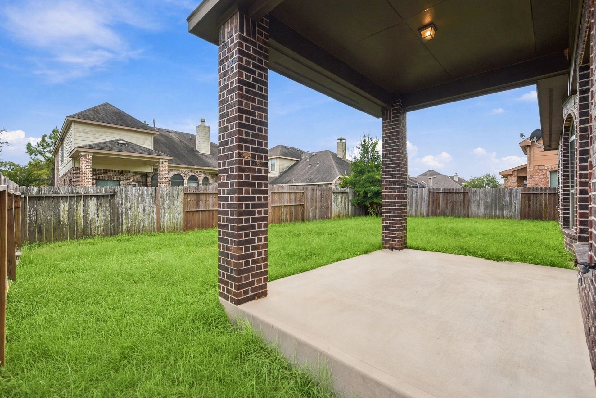 13102 Spear Trail Court, Rosharon, TX 77583 13102 Spear Trail Court, Rosharon, TX 77583