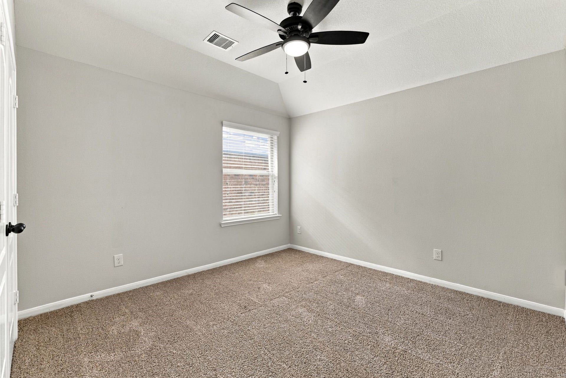 13102 Spear Trail Court, Rosharon, TX 77583 13102 Spear Trail Court, Rosharon, TX 77583