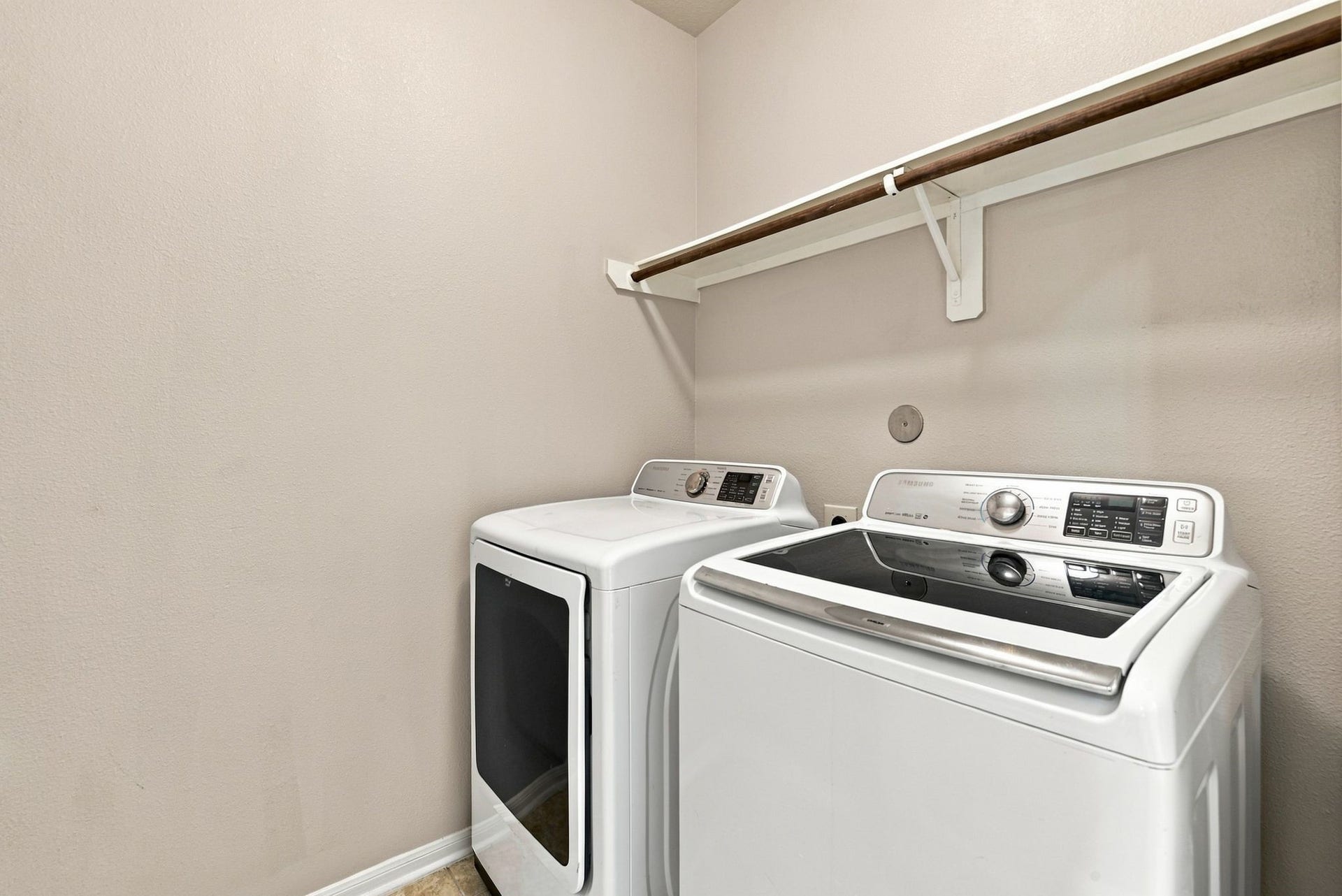 13102 Spear Trail Court, Rosharon, TX 77583 13102 Spear Trail Court, Rosharon, TX 77583