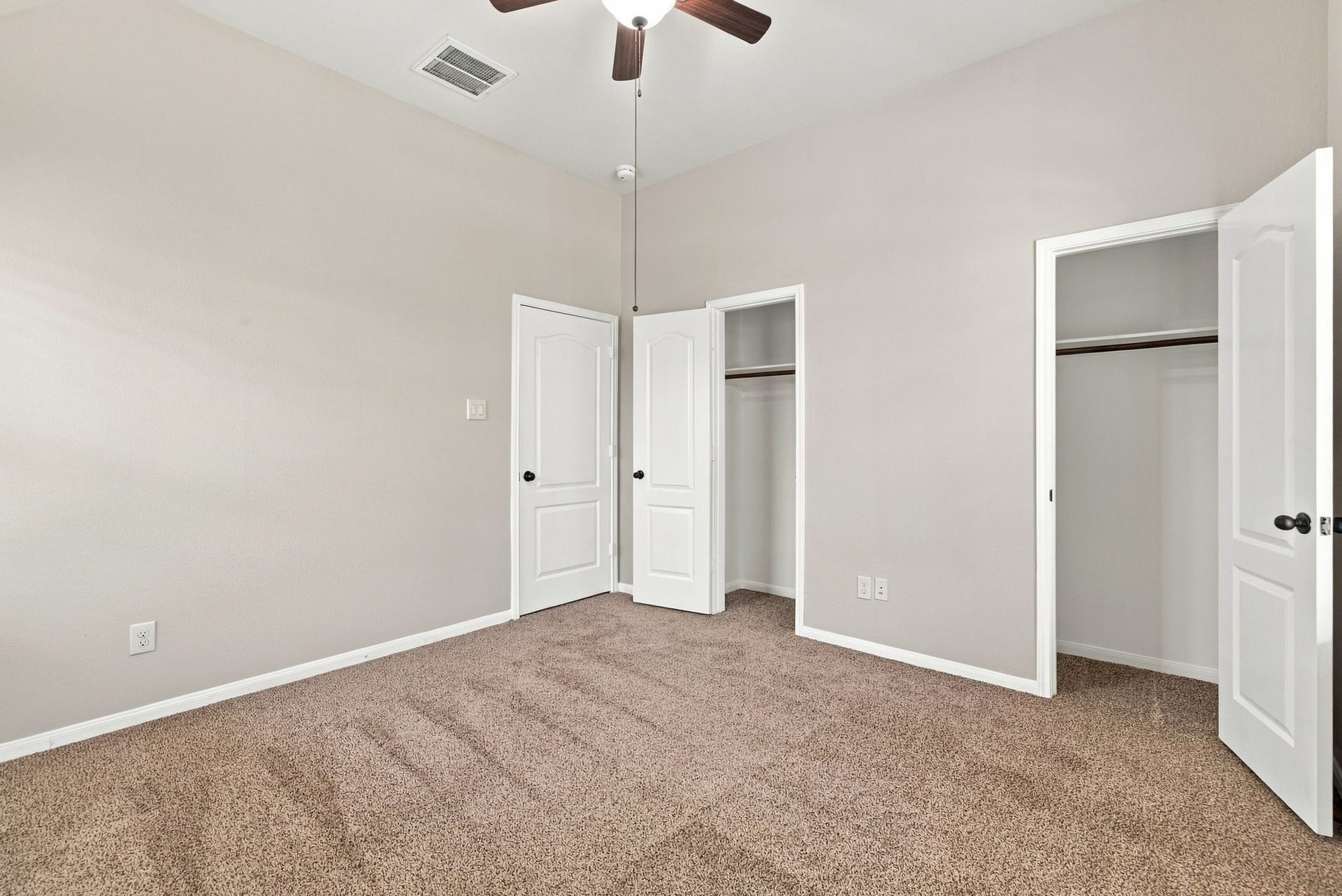 13102 Spear Trail Court, Rosharon, TX 77583 13102 Spear Trail Court, Rosharon, TX 77583