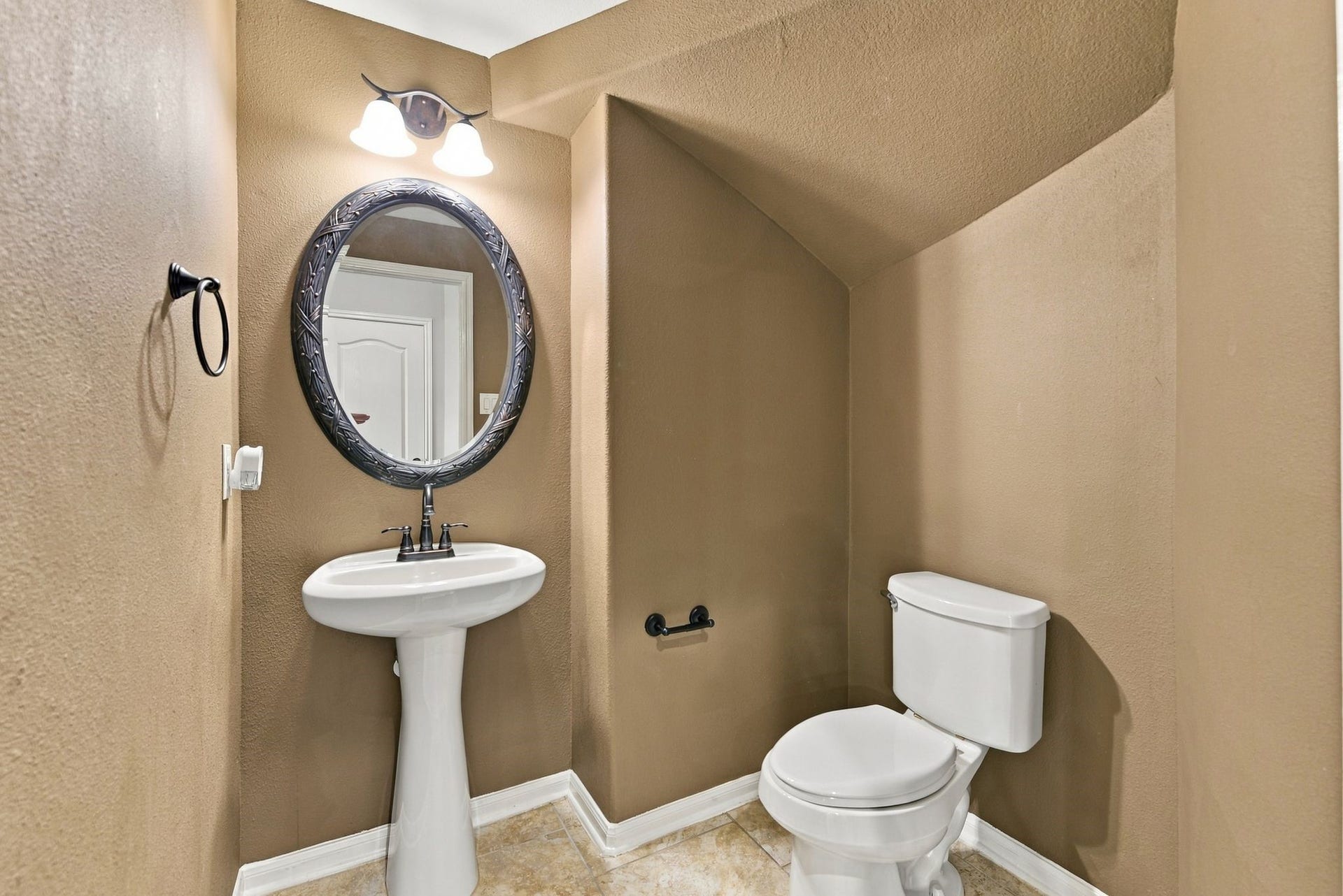 13102 Spear Trail Court, Rosharon, TX 77583 13102 Spear Trail Court, Rosharon, TX 77583