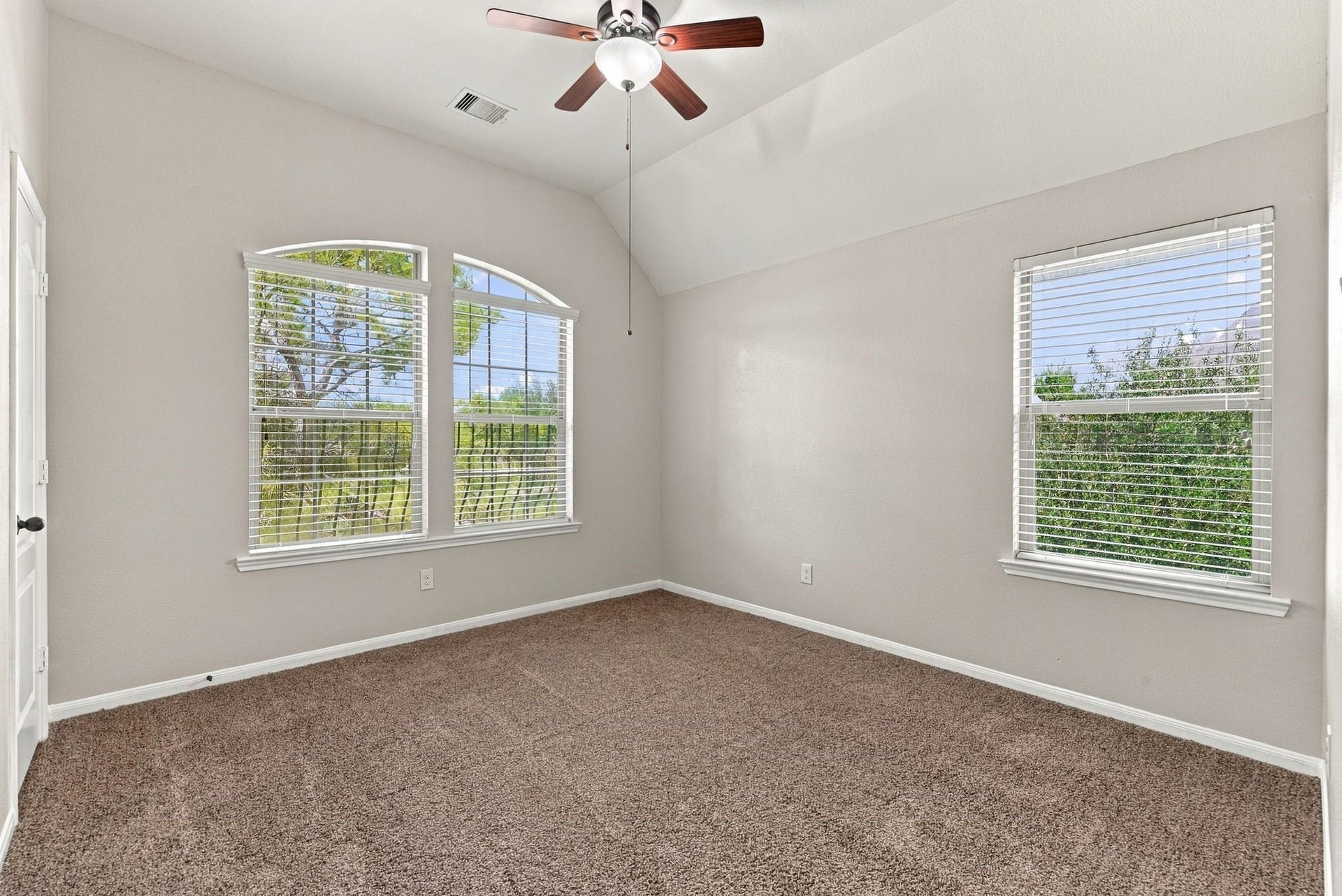 13102 Spear Trail Court, Rosharon, TX 77583 13102 Spear Trail Court, Rosharon, TX 77583