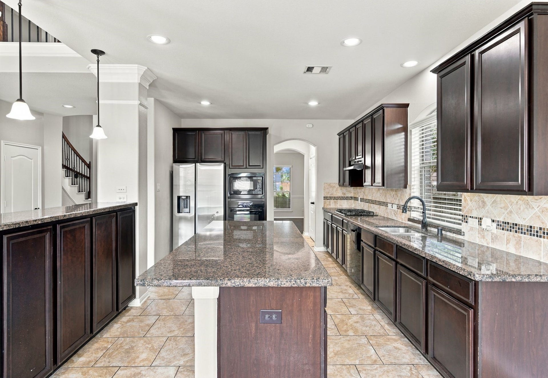 13102 Spear Trail Court, Rosharon, TX 77583 13102 Spear Trail Court, Rosharon, TX 77583