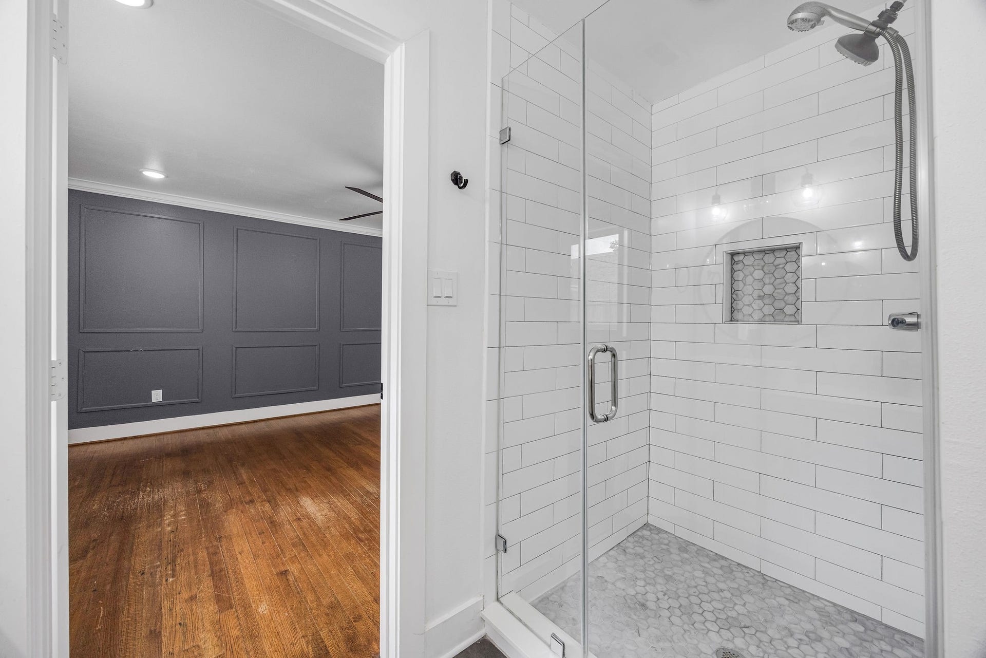 5250 Beechnut Street, Houston, TX 77096 5250 Beechnut Street, Houston, TX 77096
