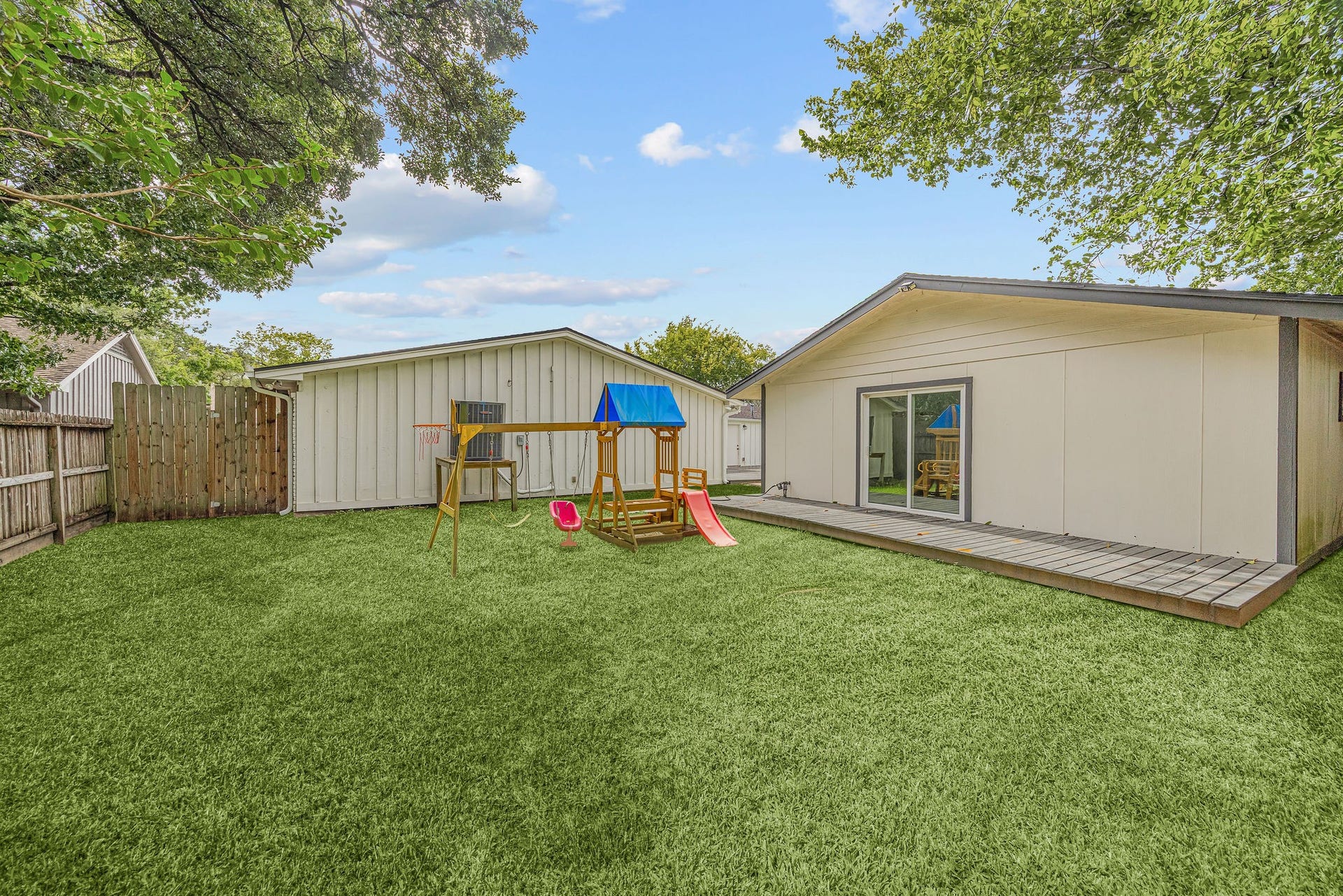 5250 Beechnut Street, Houston, TX 77096 5250 Beechnut Street, Houston, TX 77096