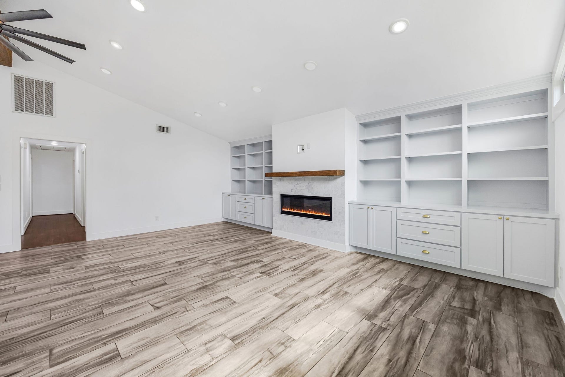 5250 Beechnut Street, Houston, TX 77096 5250 Beechnut Street, Houston, TX 77096