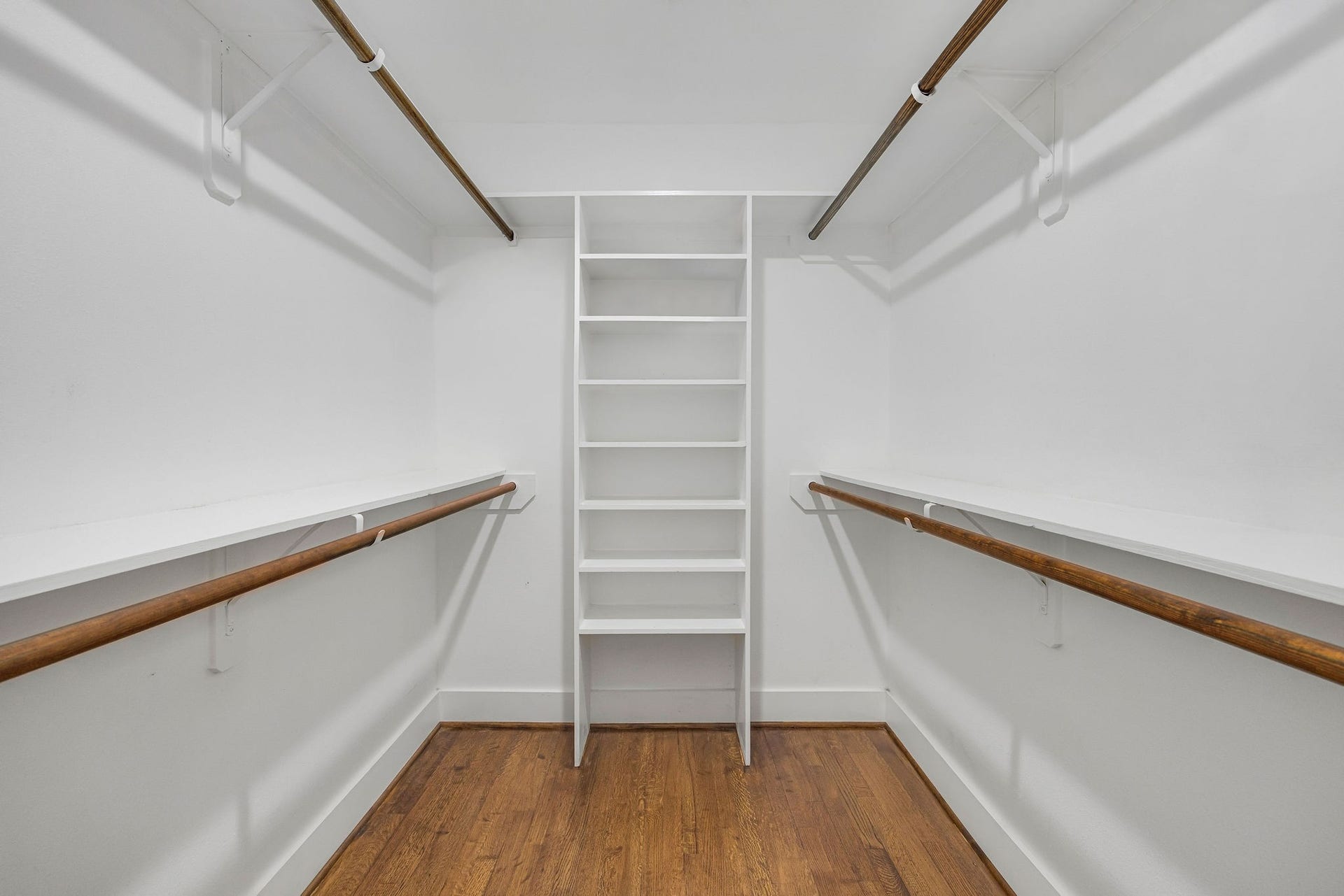 5250 Beechnut Street, Houston, TX 77096 1 of 2 walk in closets