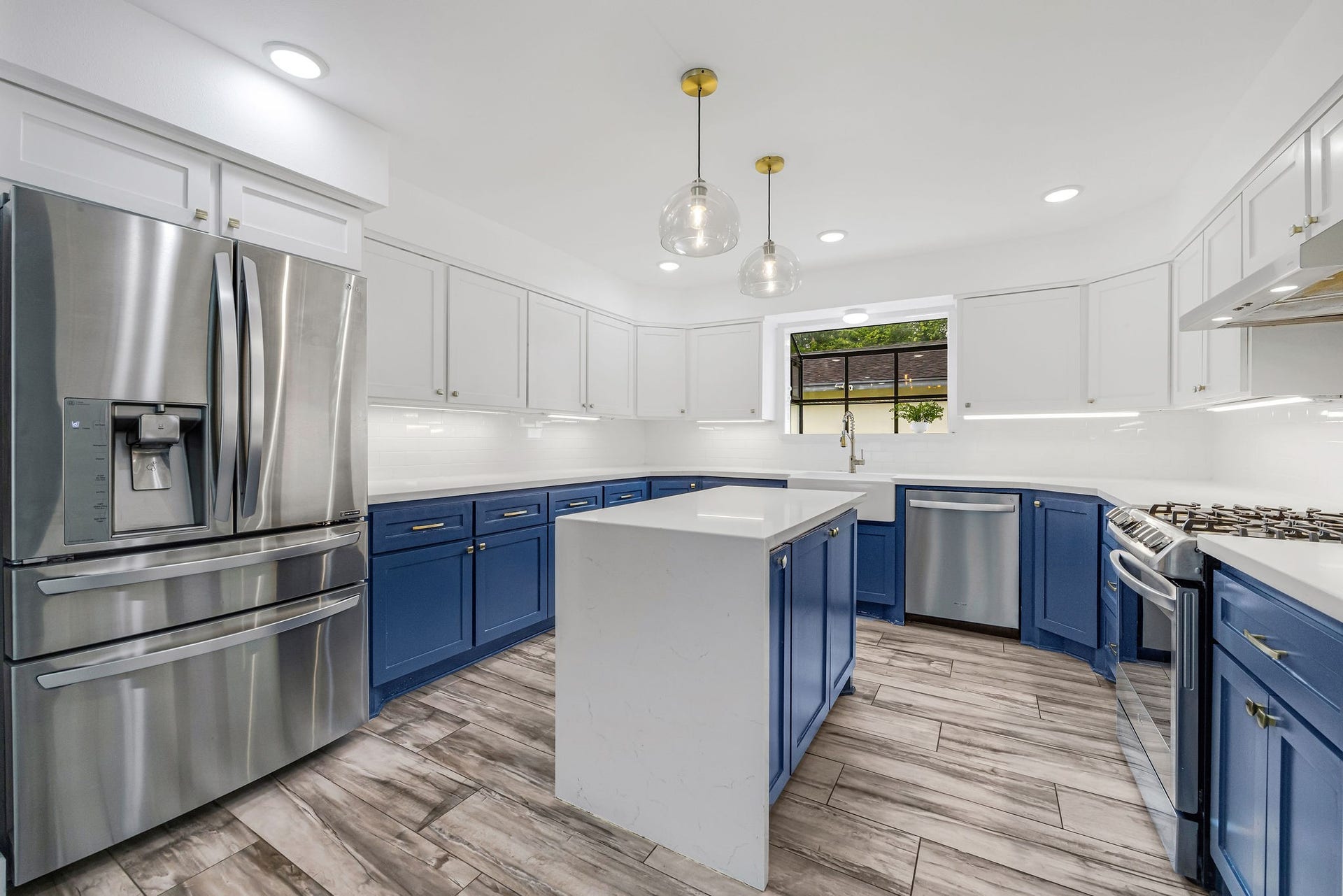 5250 Beechnut Street, Houston, TX 77096 5250 Beechnut Street, Houston, TX 77096