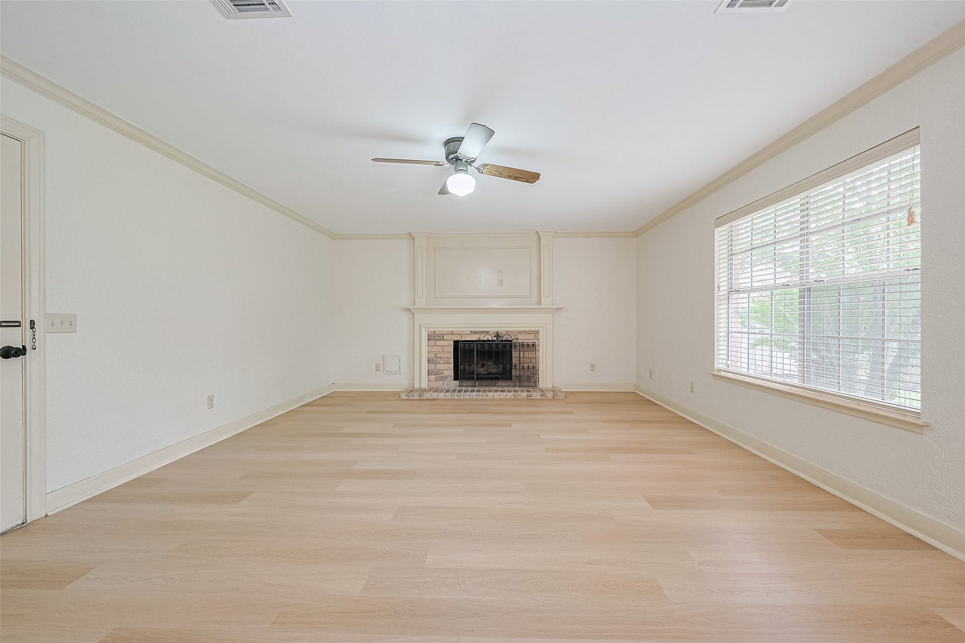 3614 Bee Bayou Lane, Sugar Land, TX 77479 3614 Bee Bayou Lane, Sugar Land, TX 77479
