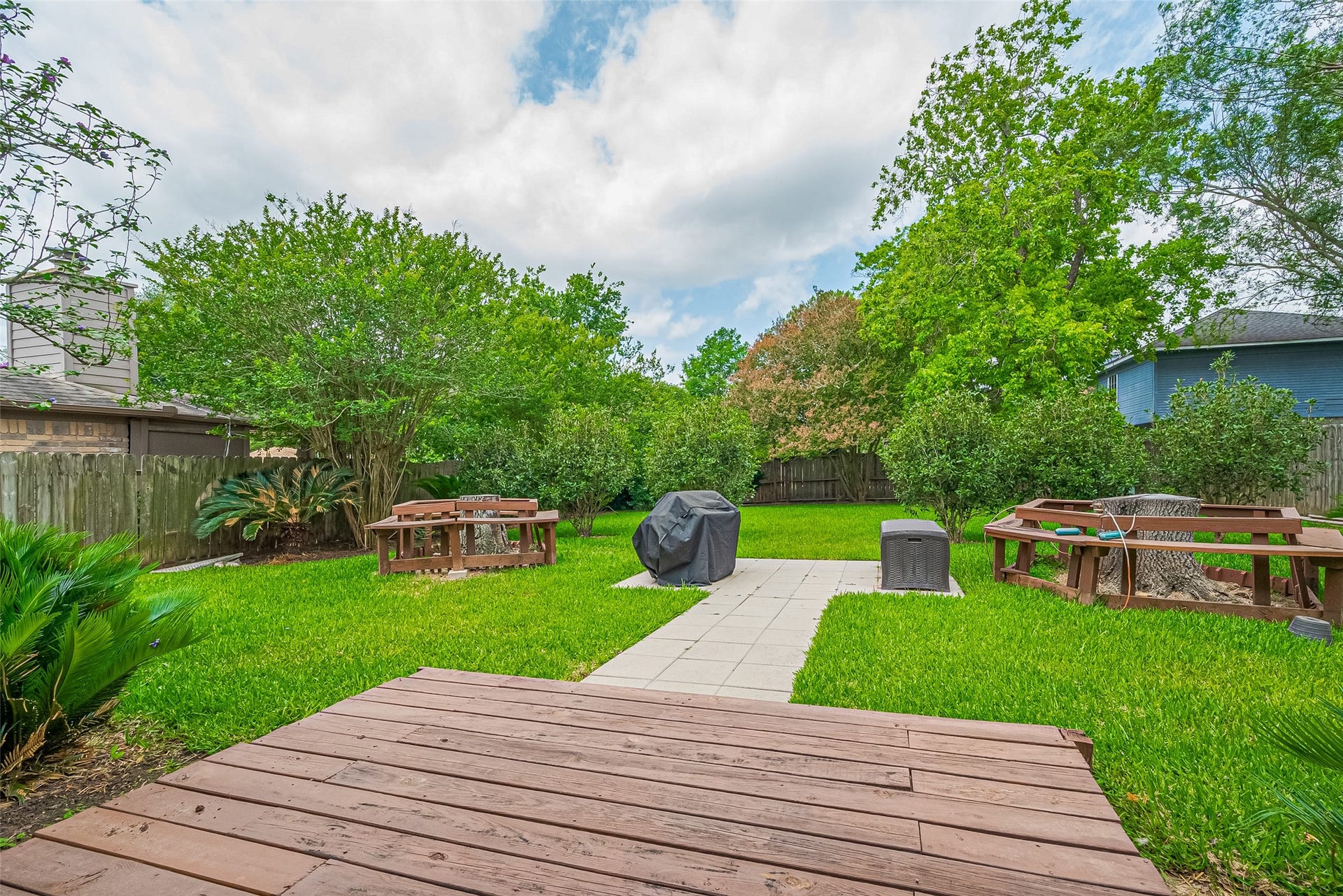 3614 Bee Bayou Lane, Sugar Land, TX 77479 Spacious lush green backyard