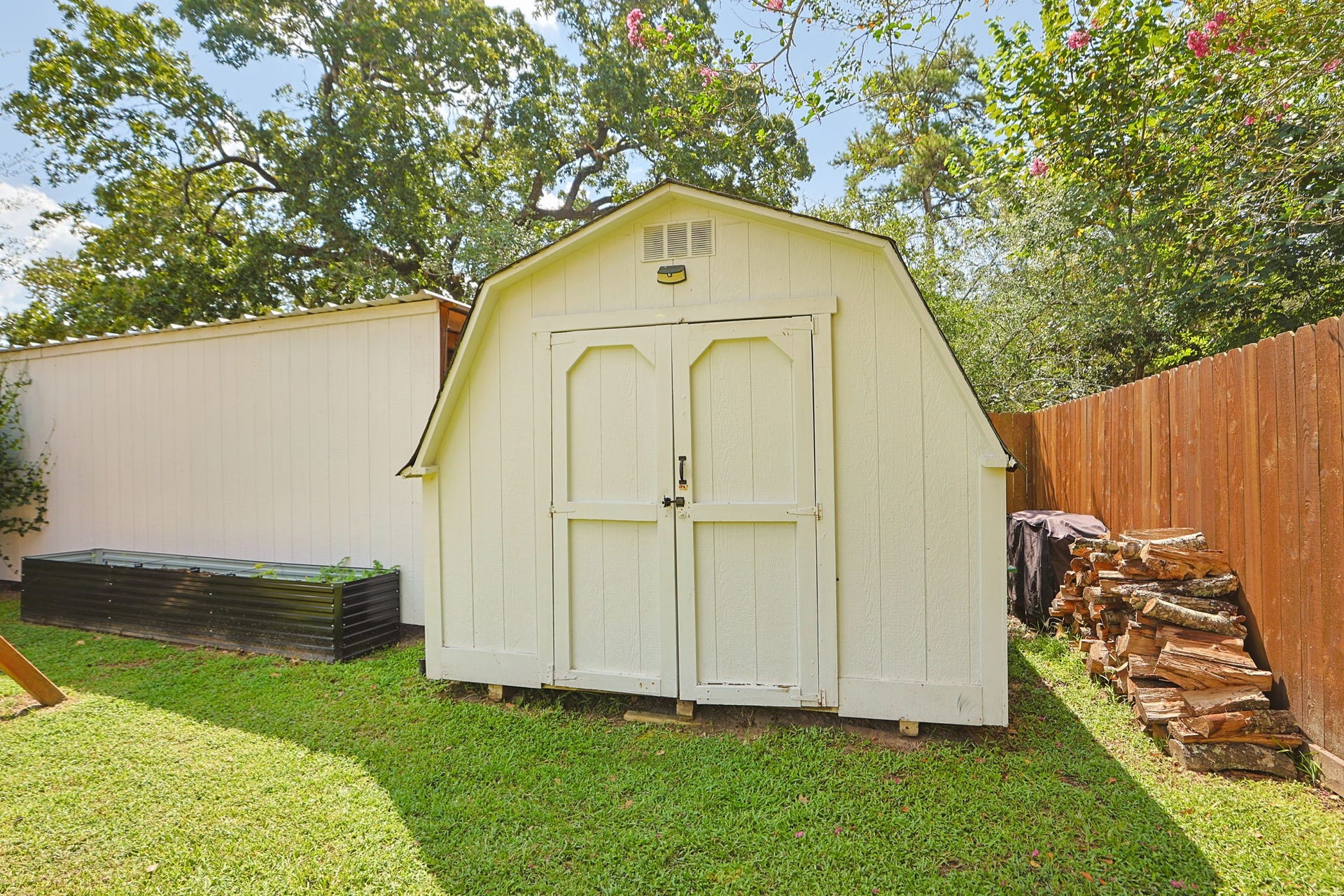 1207 Gail Drive, Pinehurst, TX 77362 1207 Gail Drive, Pinehurst, TX 77362