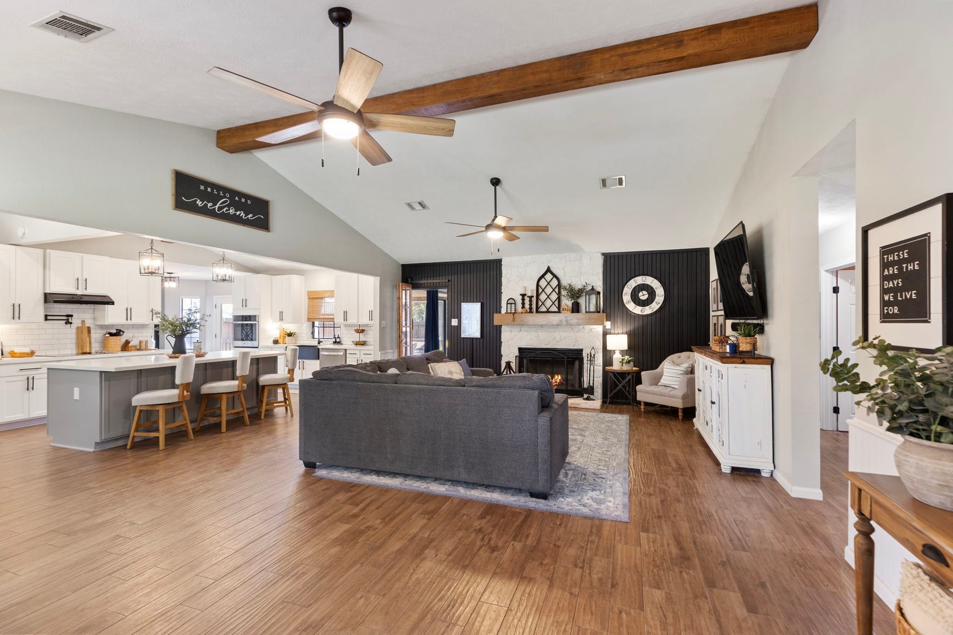 1207 Gail Drive, Pinehurst, TX 77362 1207 Gail Drive, Pinehurst, TX 77362