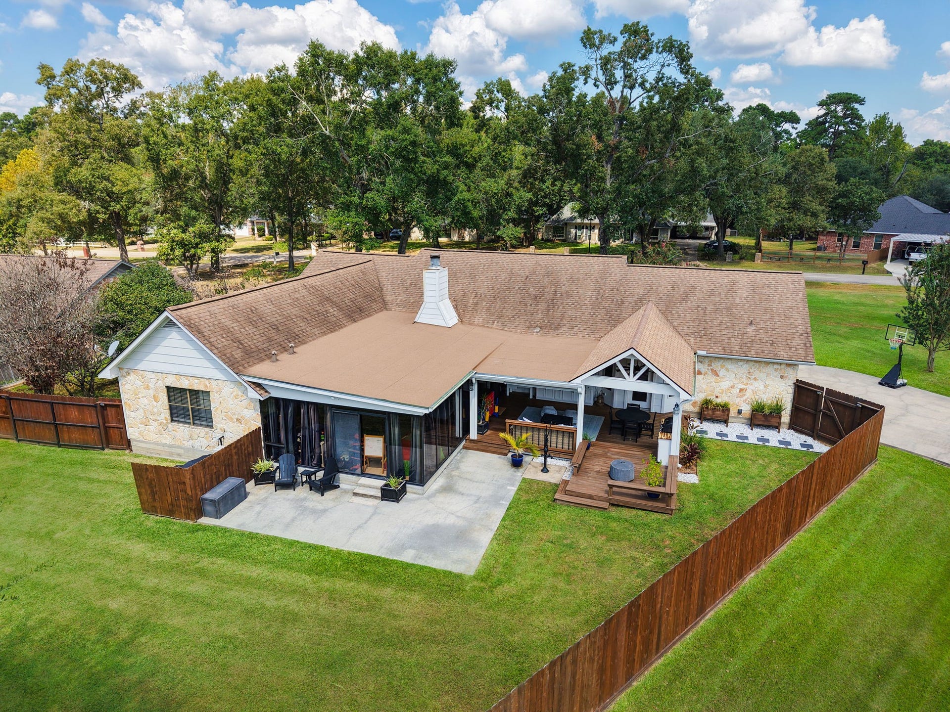 1207 Gail Drive, Pinehurst, TX 77362 1207 Gail Drive, Pinehurst, TX 77362