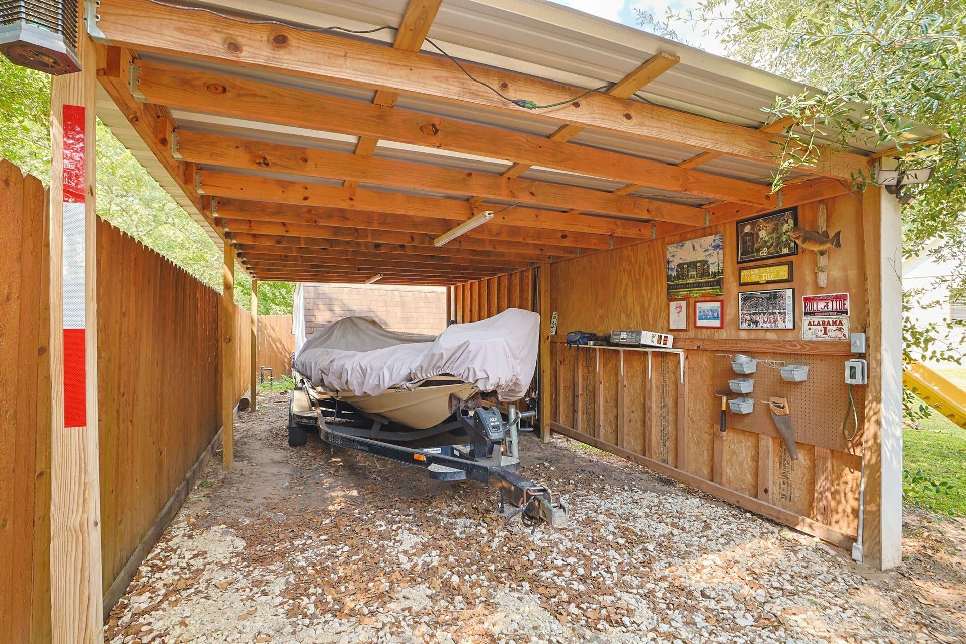 1207 Gail Drive, Pinehurst, TX 77362 1207 Gail Drive, Pinehurst, TX 77362