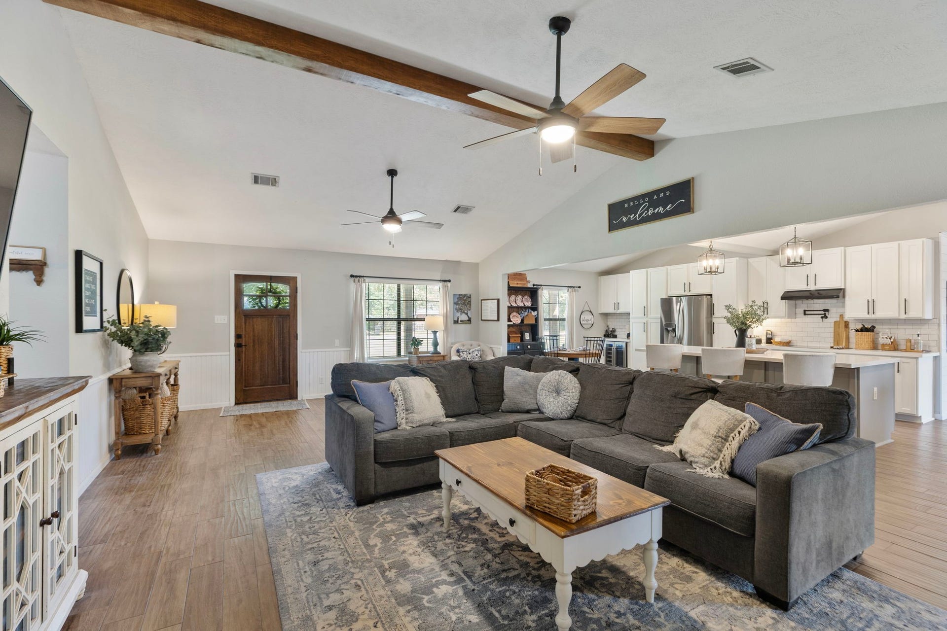1207 Gail Drive, Pinehurst, TX 77362 1207 Gail Drive, Pinehurst, TX 77362