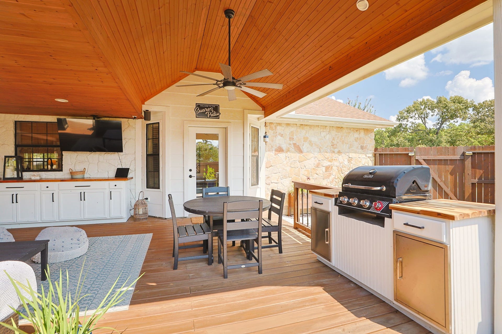 1207 Gail Drive, Pinehurst, TX 77362 1207 Gail Drive, Pinehurst, TX 77362