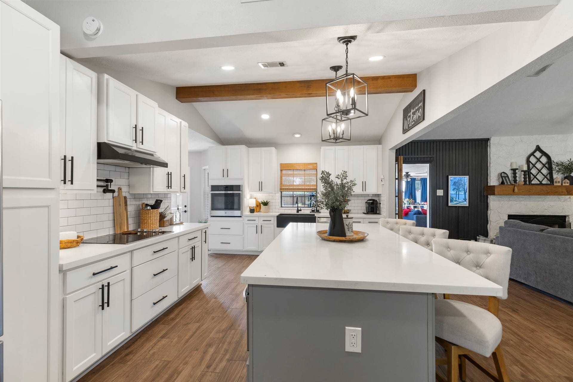 1207 Gail Drive, Pinehurst, TX 77362 1207 Gail Drive, Pinehurst, TX 77362