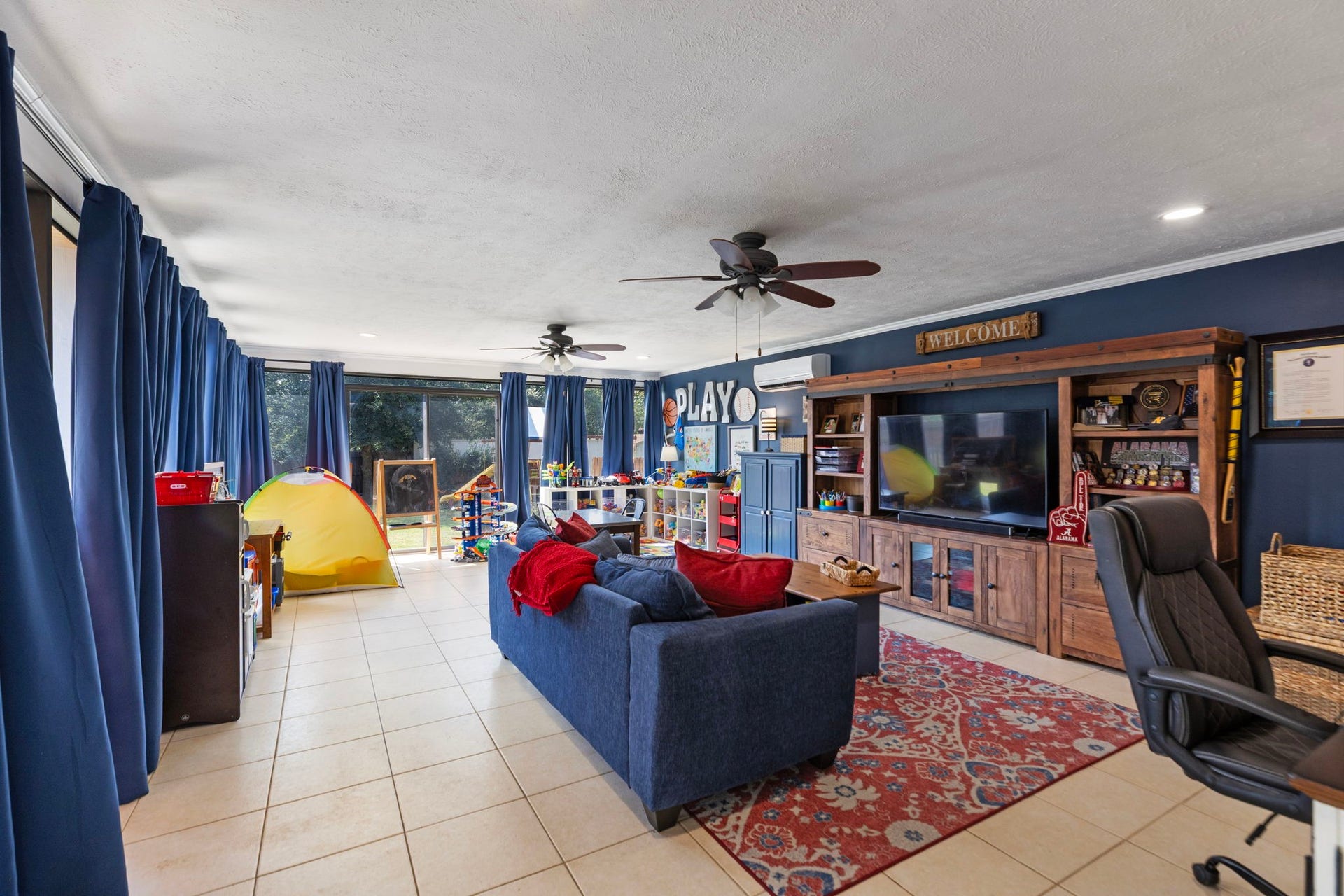 1207 Gail Drive, Pinehurst, TX 77362 1207 Gail Drive, Pinehurst, TX 77362