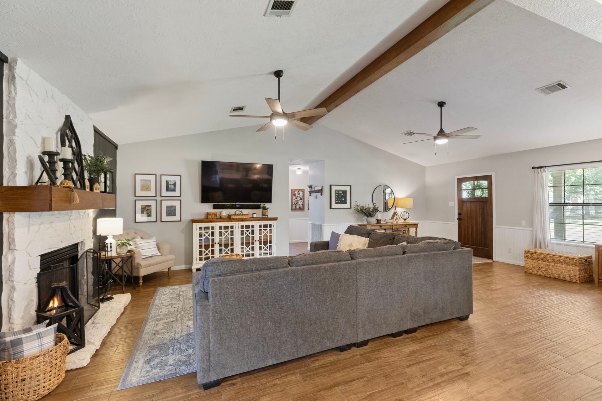 1207 Gail Drive, Pinehurst, TX 77362 1207 Gail Drive, Pinehurst, TX 77362