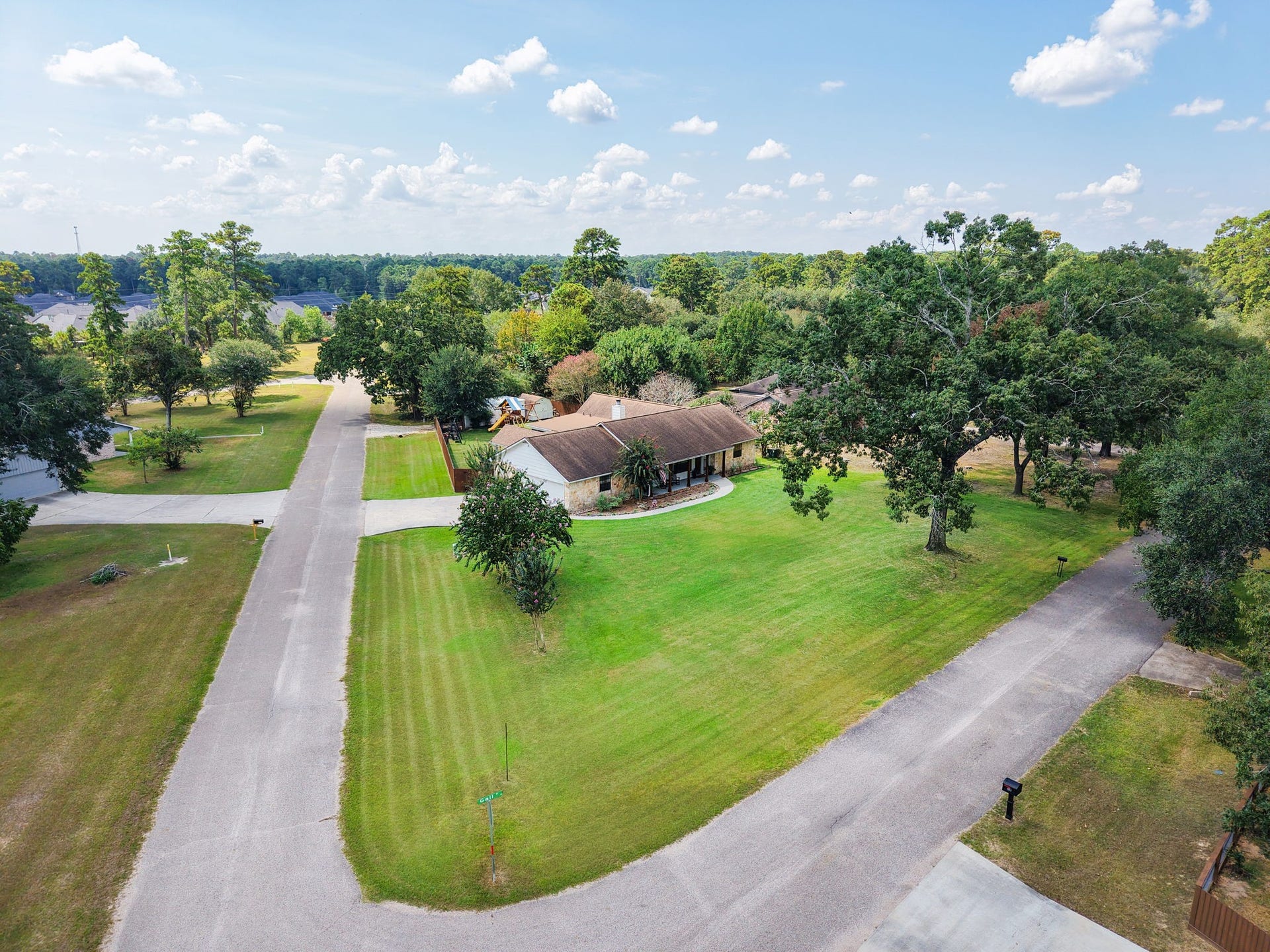 1207 Gail Drive, Pinehurst, TX 77362 1207 Gail Drive, Pinehurst, TX 77362
