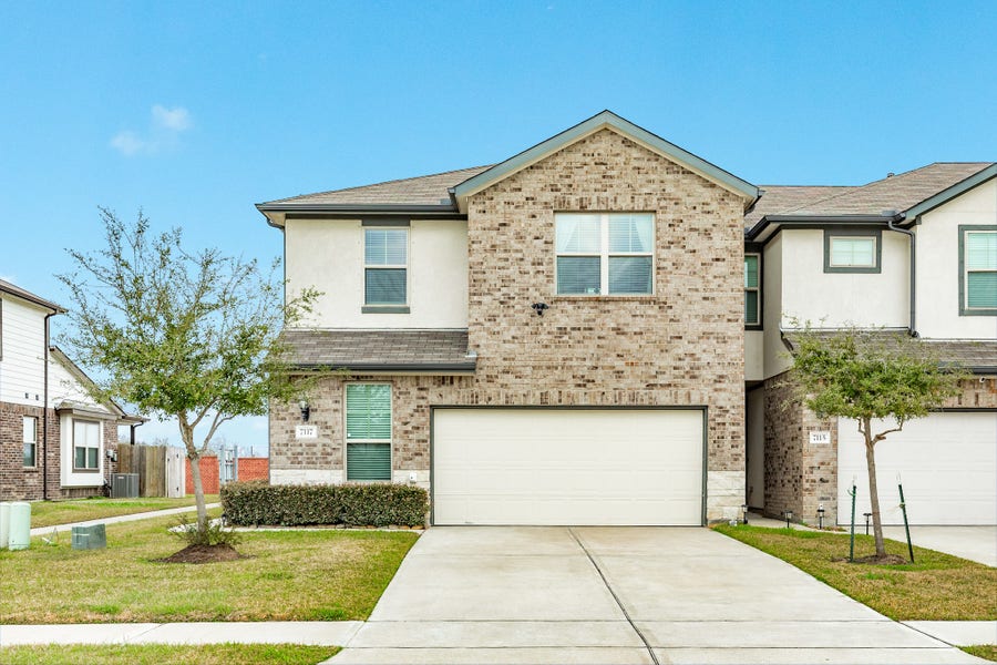 Property photo for 7117 Elgin Street, Pearland, TX