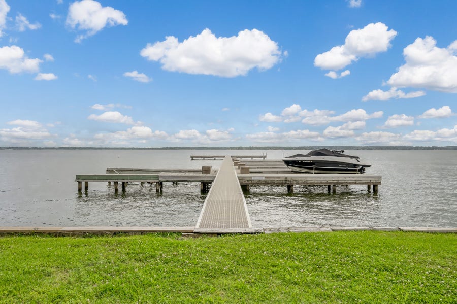Property photo for 33 Regency Point, Conroe, TX