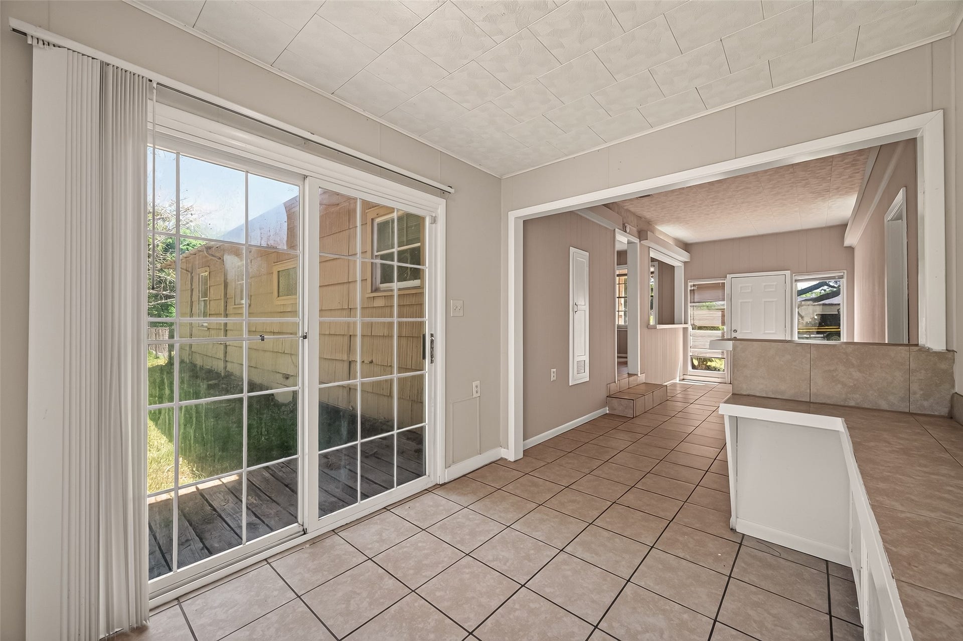 8022 White Avenue, Hitchcock, TX 77563 8022 White Avenue, Hitchcock, TX 77563