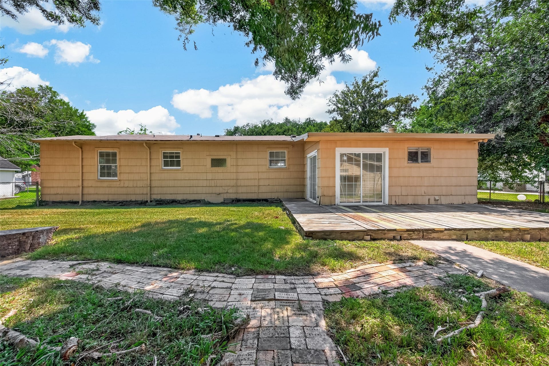 8022 White Avenue, Hitchcock, TX 77563 8022 White Avenue, Hitchcock, TX 77563