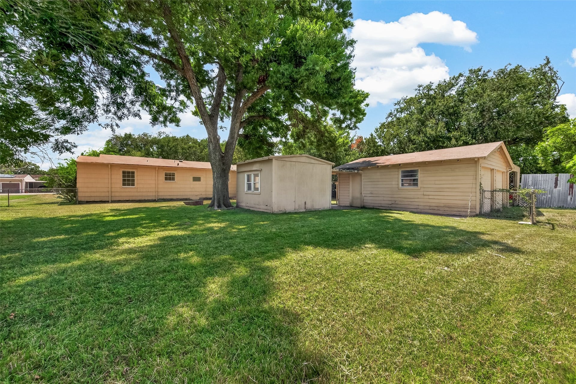 8022 White Avenue, Hitchcock, TX 77563 8022 White Avenue, Hitchcock, TX 77563