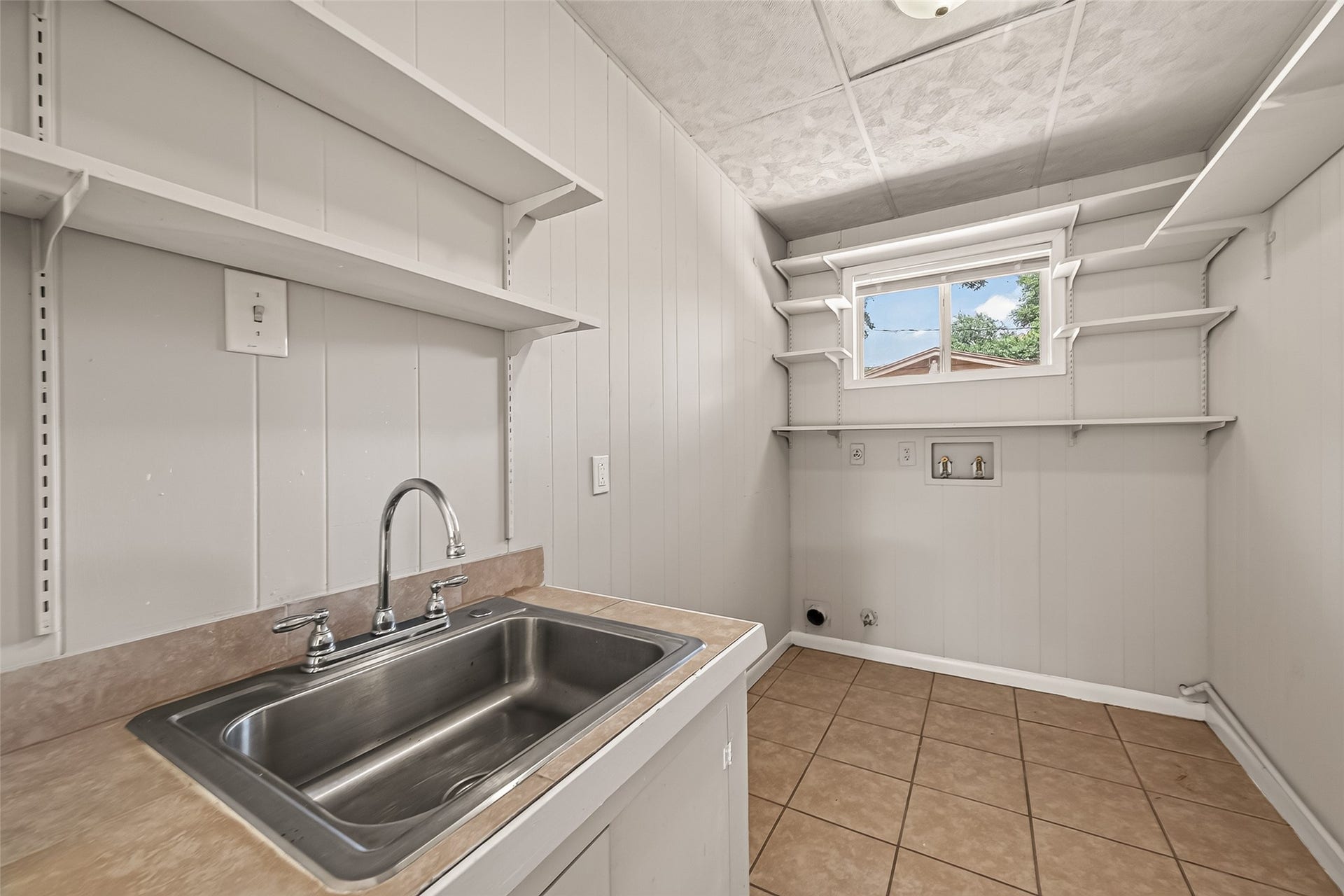 8022 White Avenue, Hitchcock, TX 77563 8022 White Avenue, Hitchcock, TX 77563